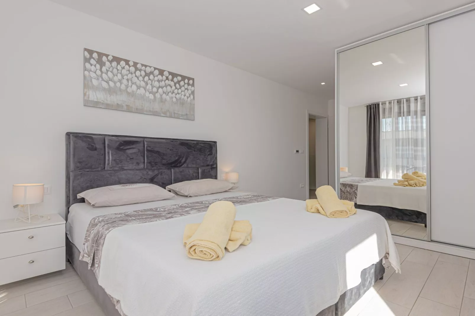 Four-Bedroom Villa With Pool-Slaapkamer