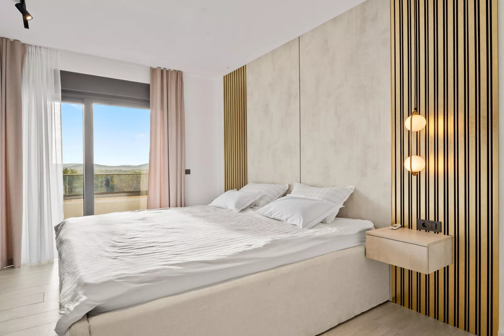 Villa Freedom - Five Bedroom House with Balcony-Slaapkamer