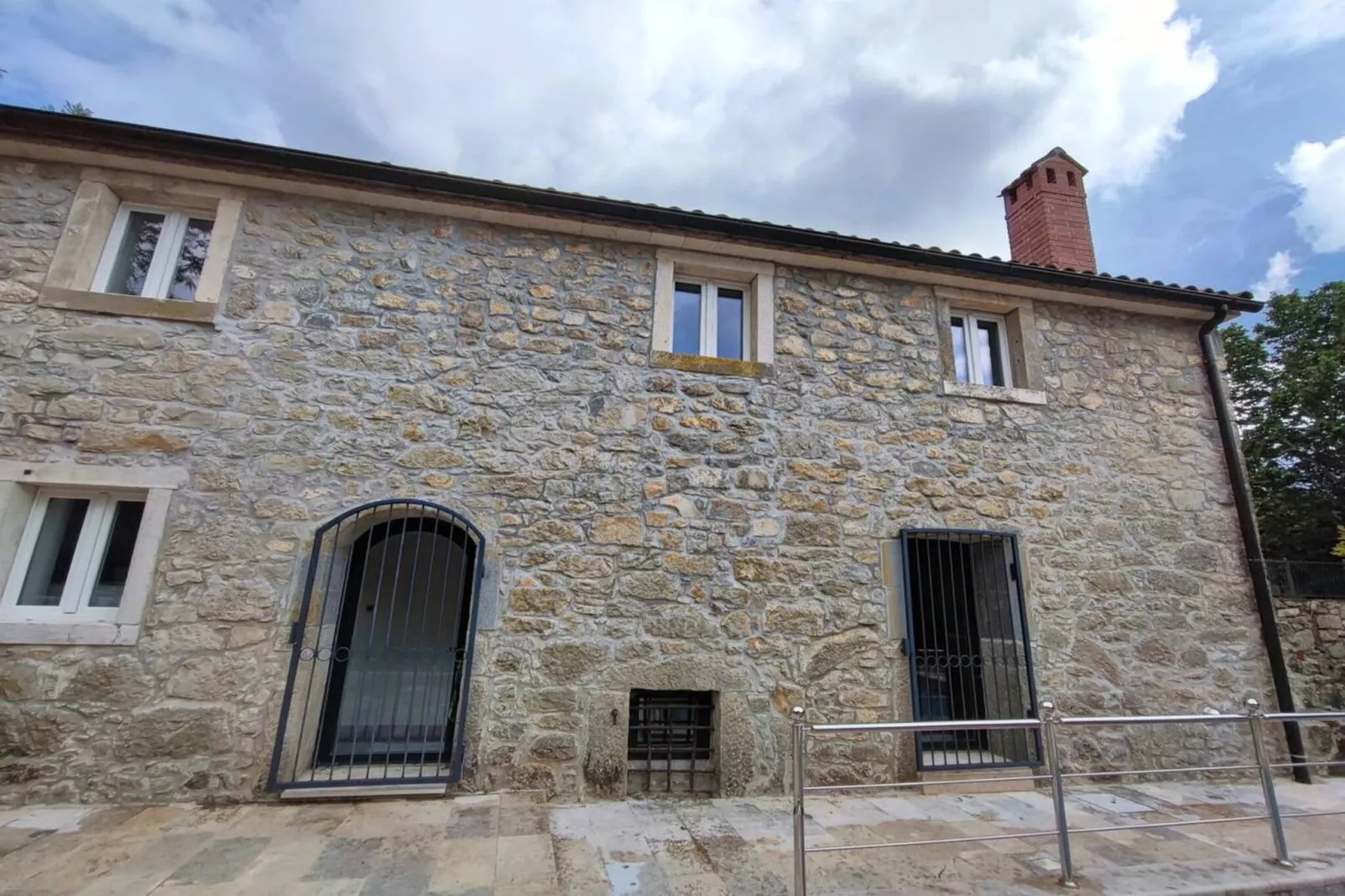 Villa Galant Brgudac - Private Oasis with Pool-Buitenlucht