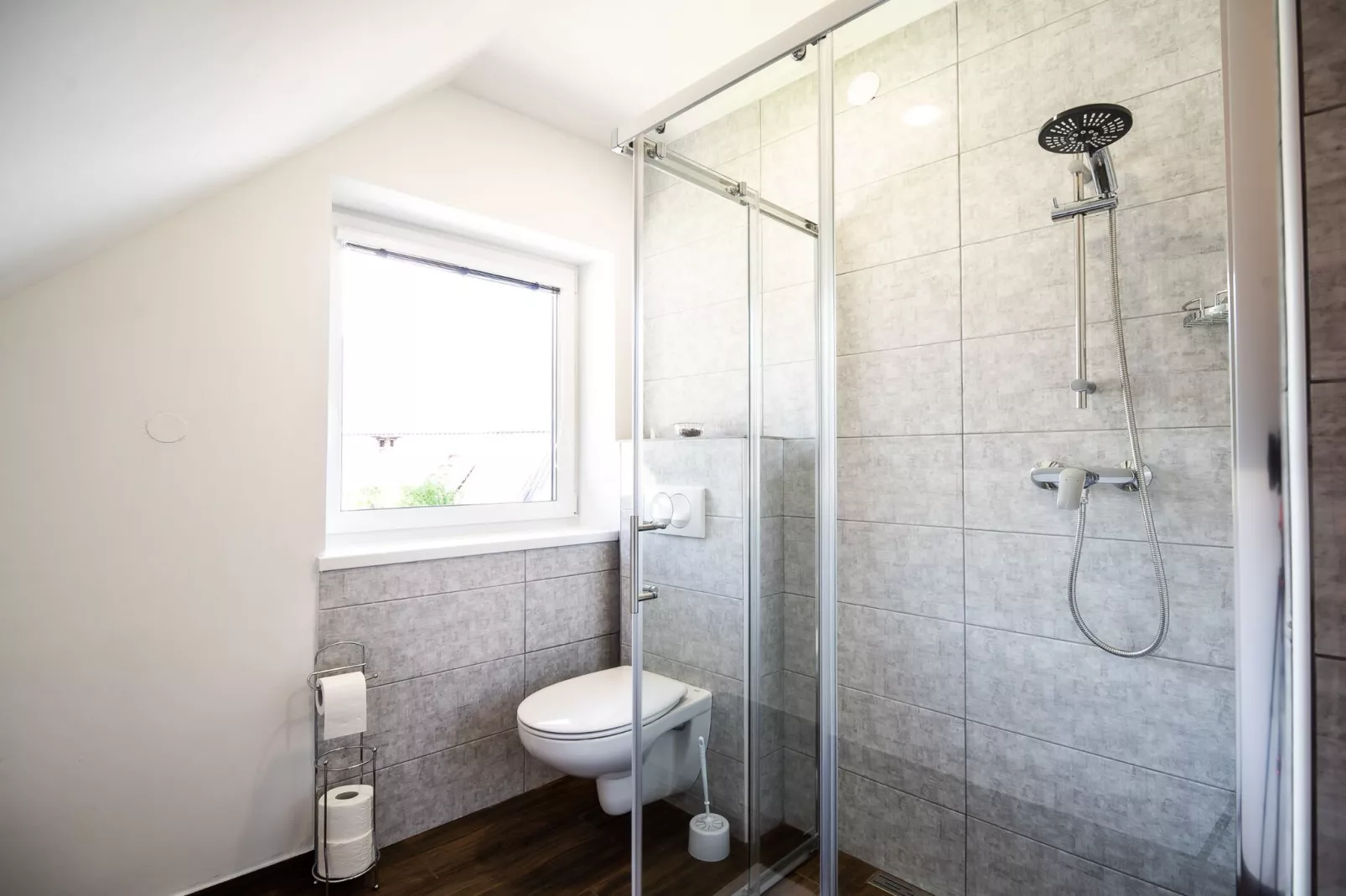 Mountain View Haven Apartments - One Bedroom Apartment  with Balcony-Badkamer