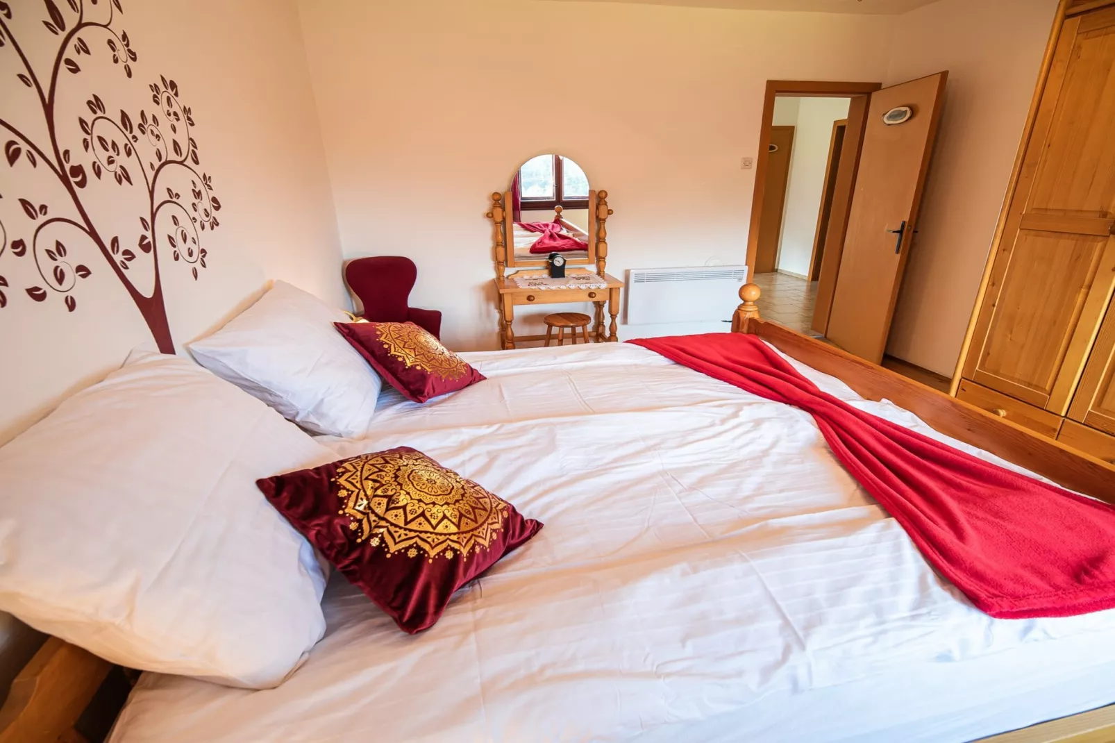 Bloomfield Retreat Country House with Sauna - Three Bedroom Country House-Slaapkamer