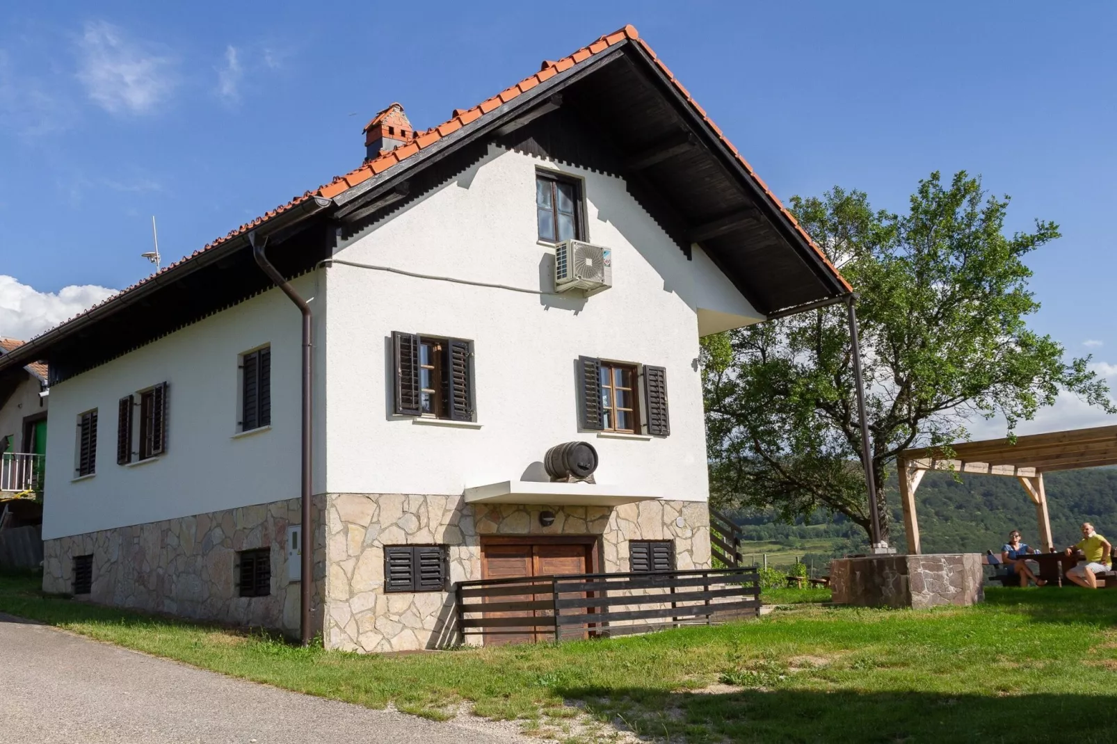 Hillside Haven Holiday Home with Sauna and Hot-Tub - One Bedroom Holiday Home with Sauna and Hot-Tub-Buitenlucht