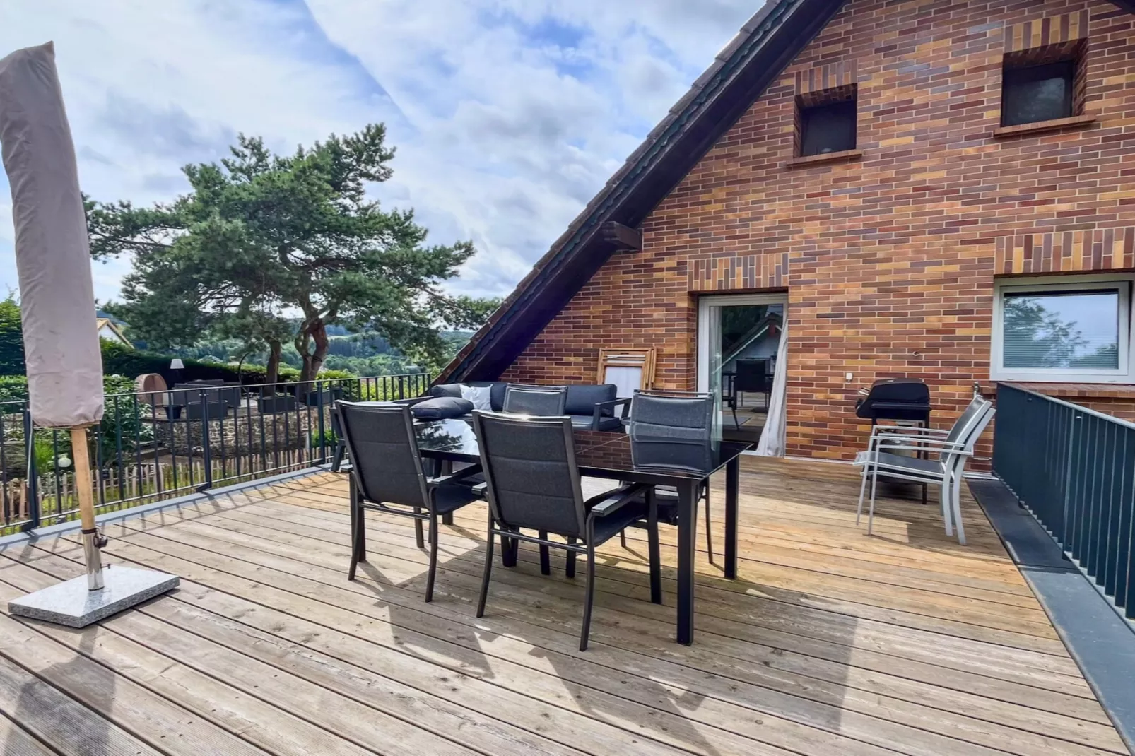 Ferienwohnung Eifelglück mit Dachterrasse-Terrasbalkon