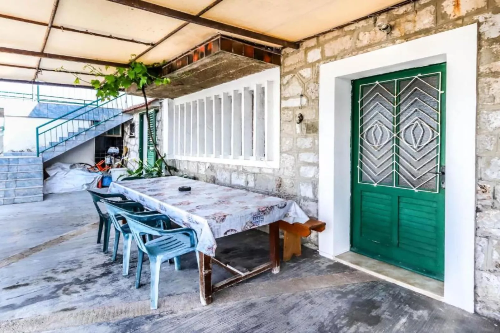 Beachfront Escape – Steps from the Crystal-Clear Sea - One Bedroom Apartment 2-Buitenlucht