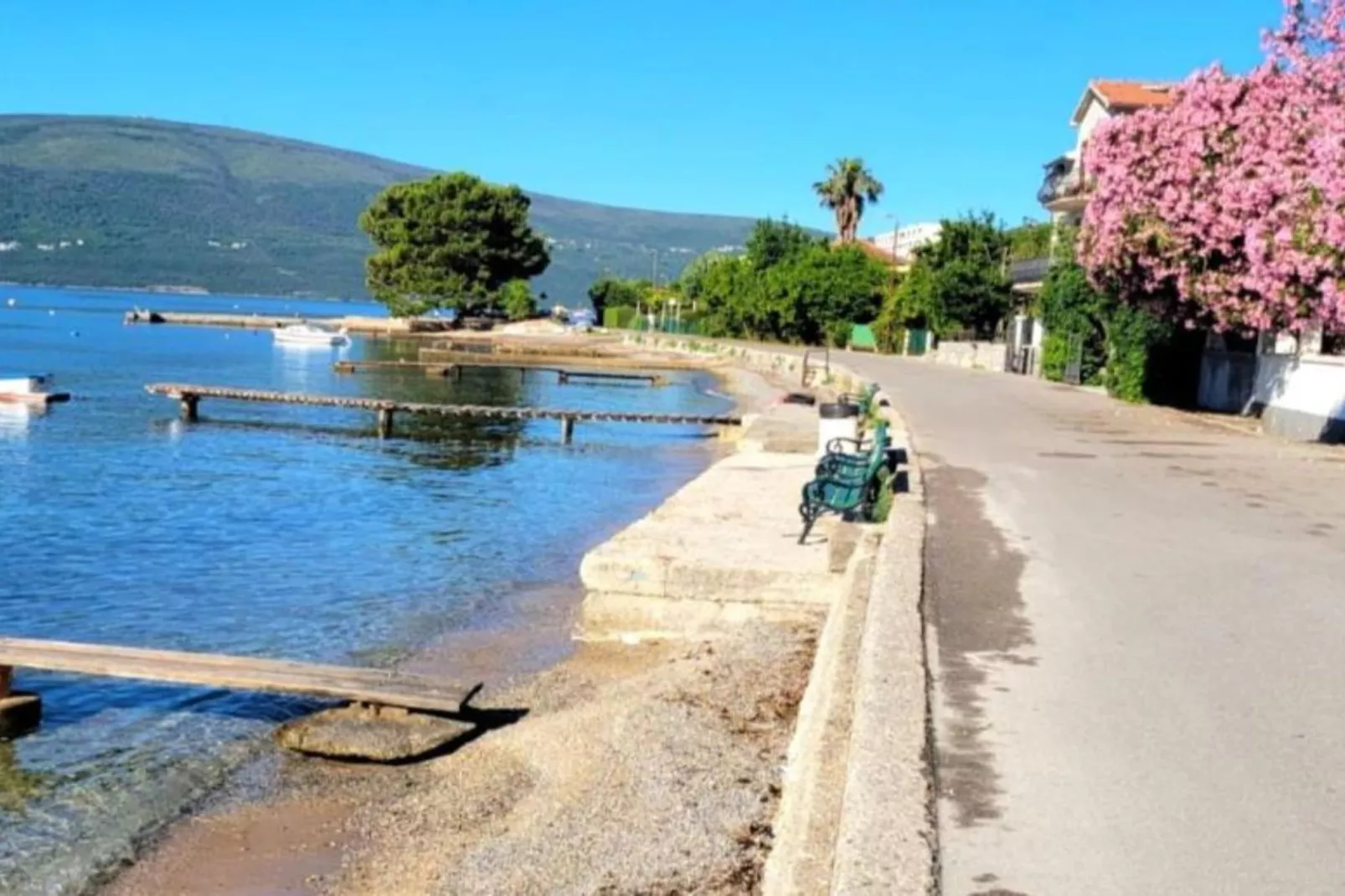 Stylish Apartment with Modern Elegance in Herceg Novi Area - Deluxe One Bedroom Apartment with Terrace-Buitenlucht