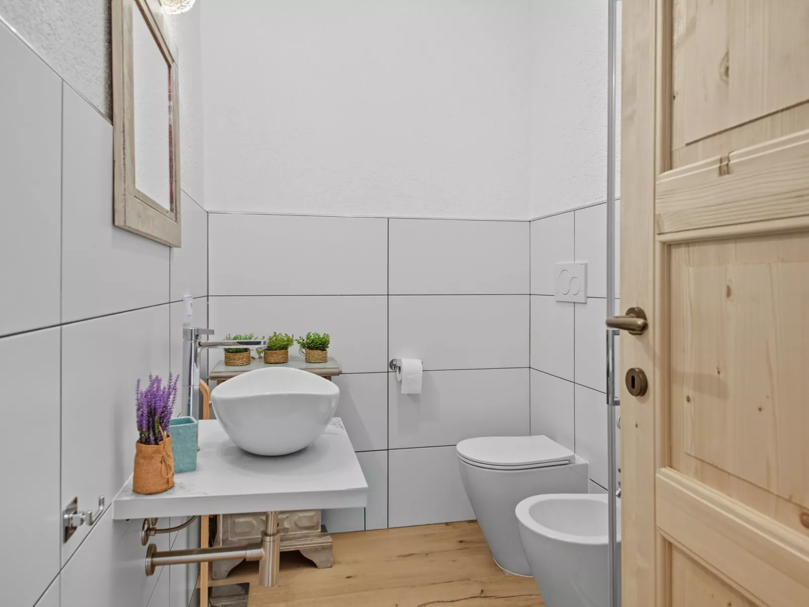 Iris 5, Terza Spiaggia-Binnen