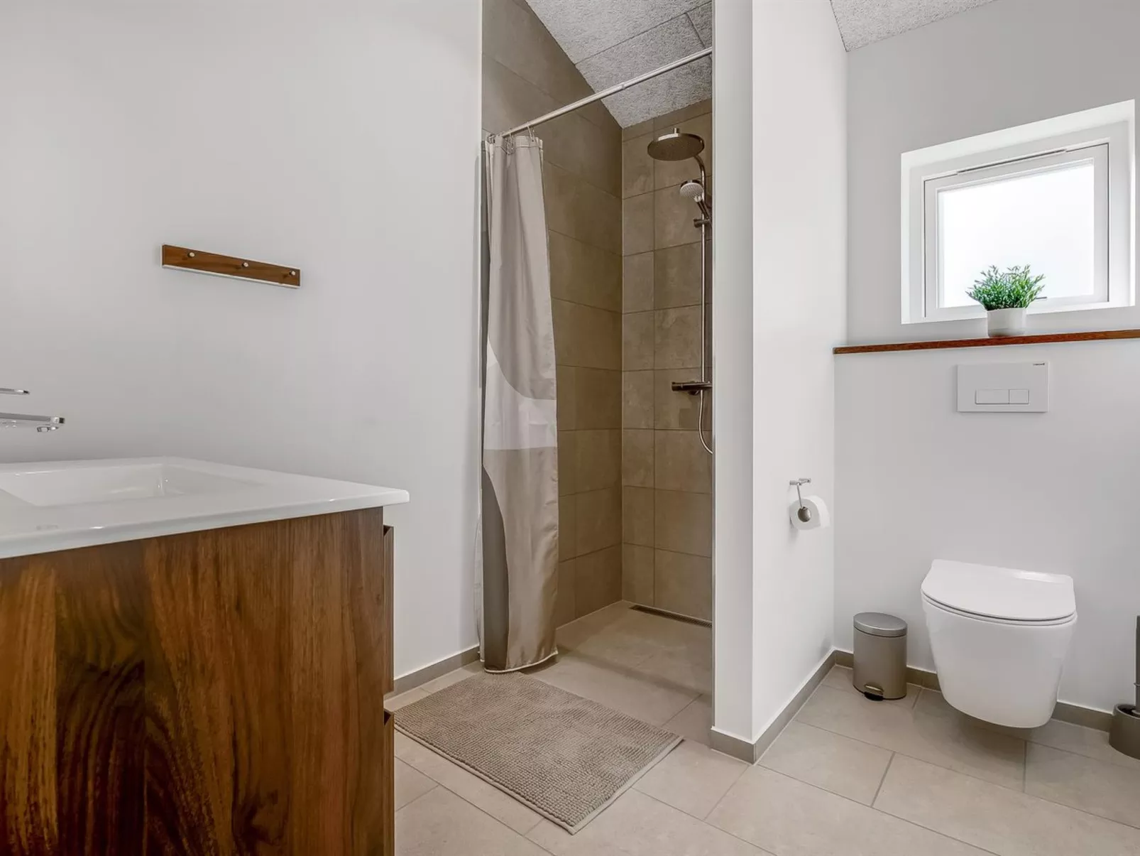 "Assa" - 500m from the sea-Binnen