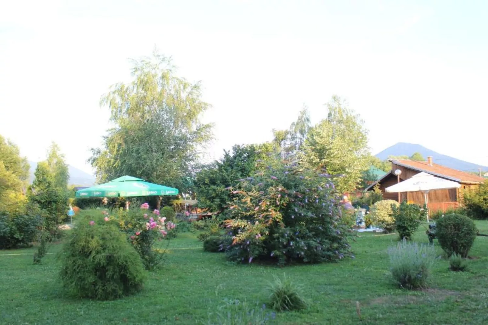 Four bedroom home with river view-Tuinen zomer