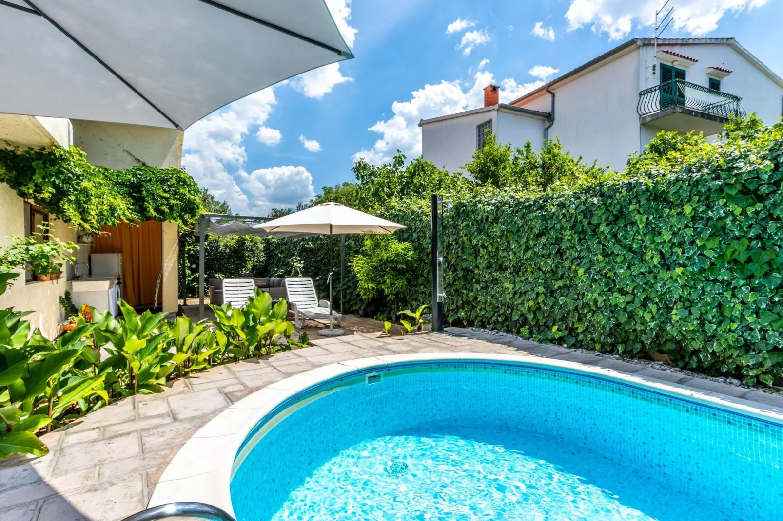 Two-Bedroom Holiday Home With Pool-Zwembad