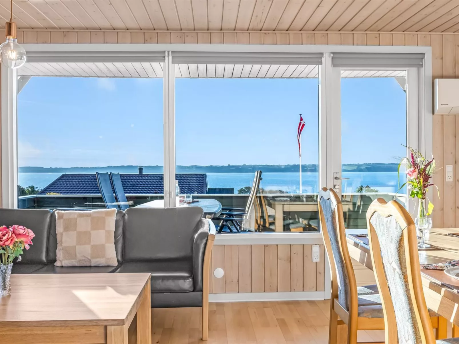 "Elisabete" - 600m from the sea-Binnen