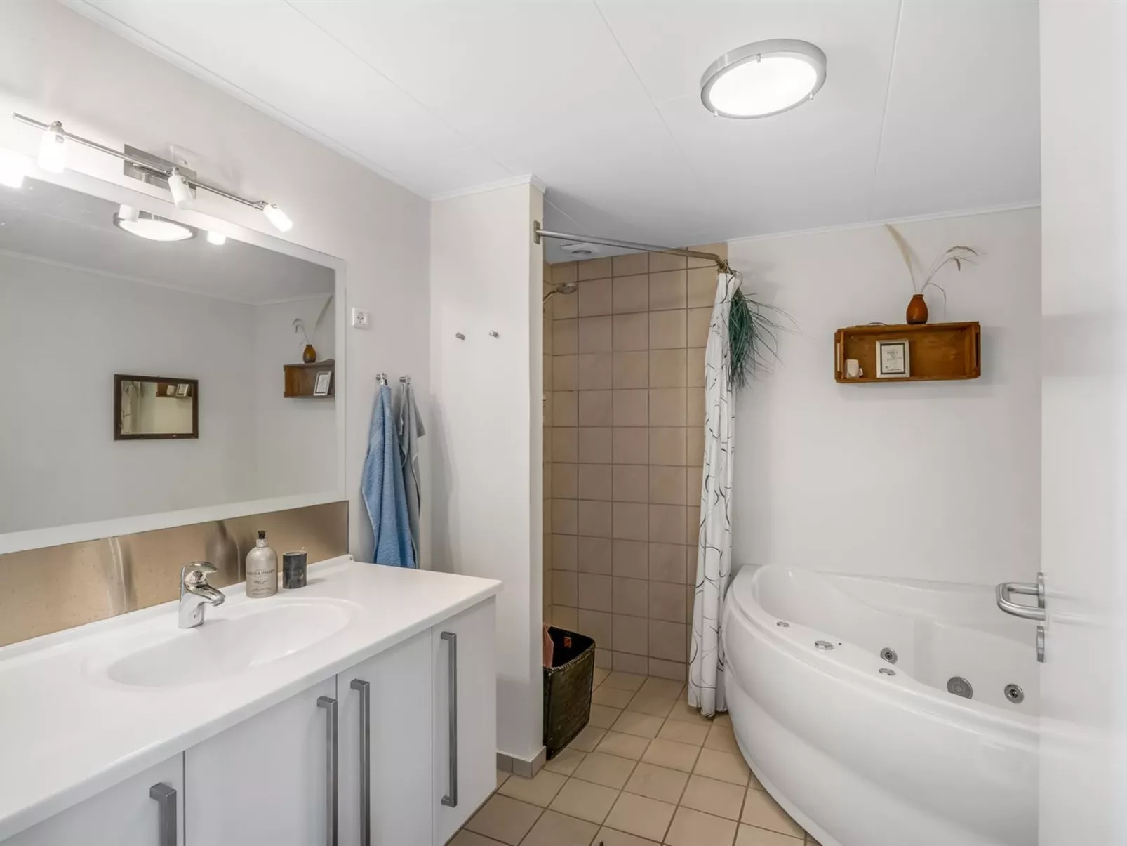 "Janik" - 700m from the sea-Binnen