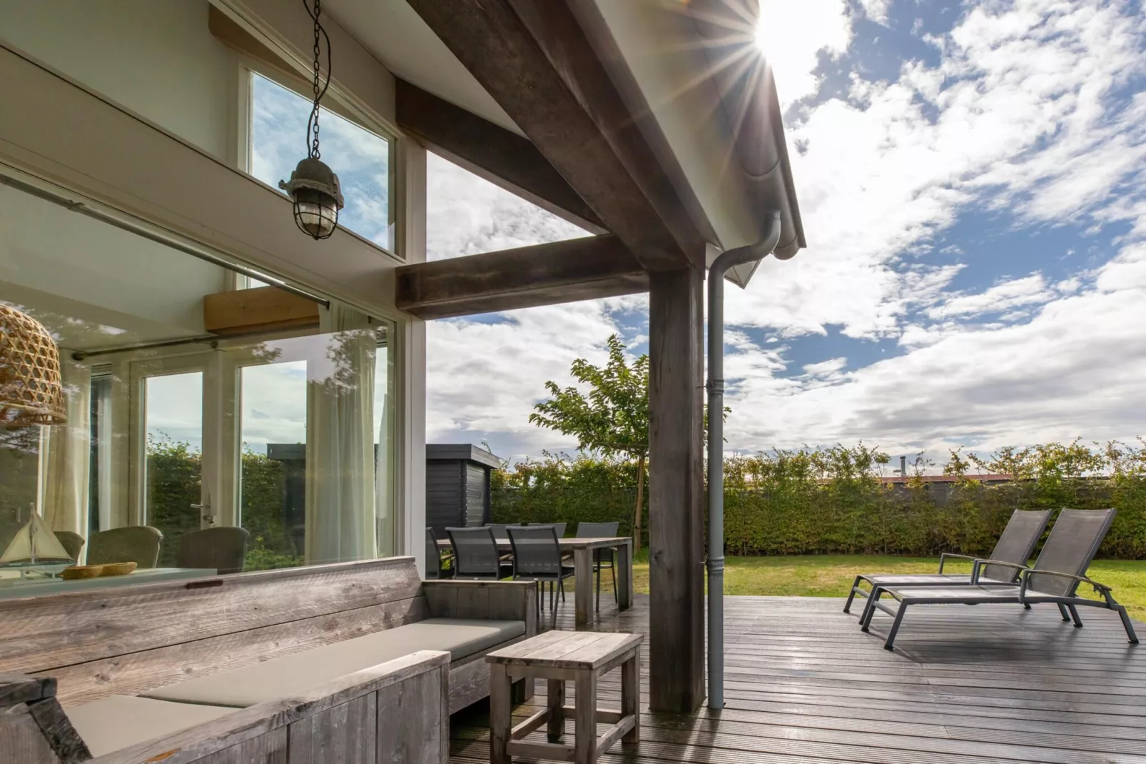 Zonnedorp Kavel 10 Renesse | Villa near the Beach & with Spacious Garden-Terrasbalkon