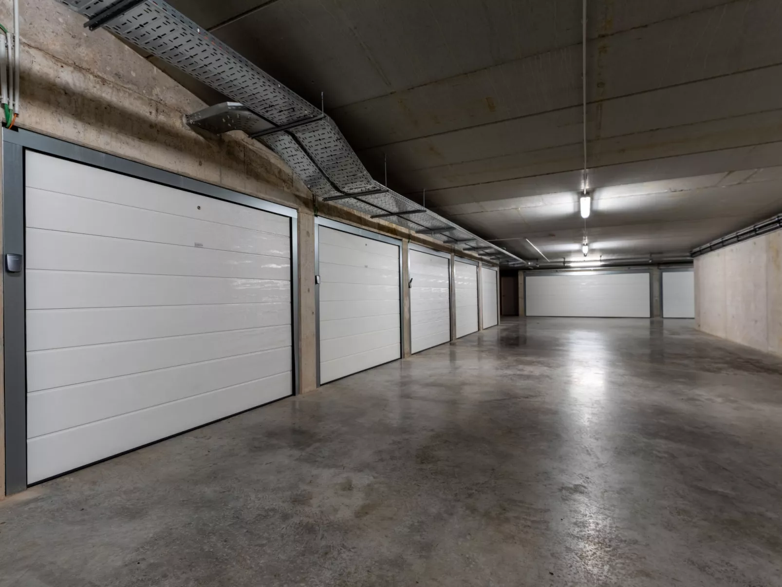 The Waves with parking-Binnen