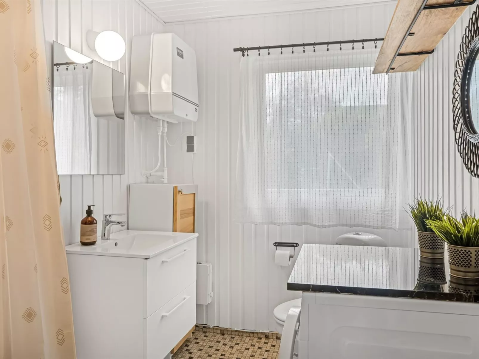 "Hjalma" - 250m to the fjord-Binnen