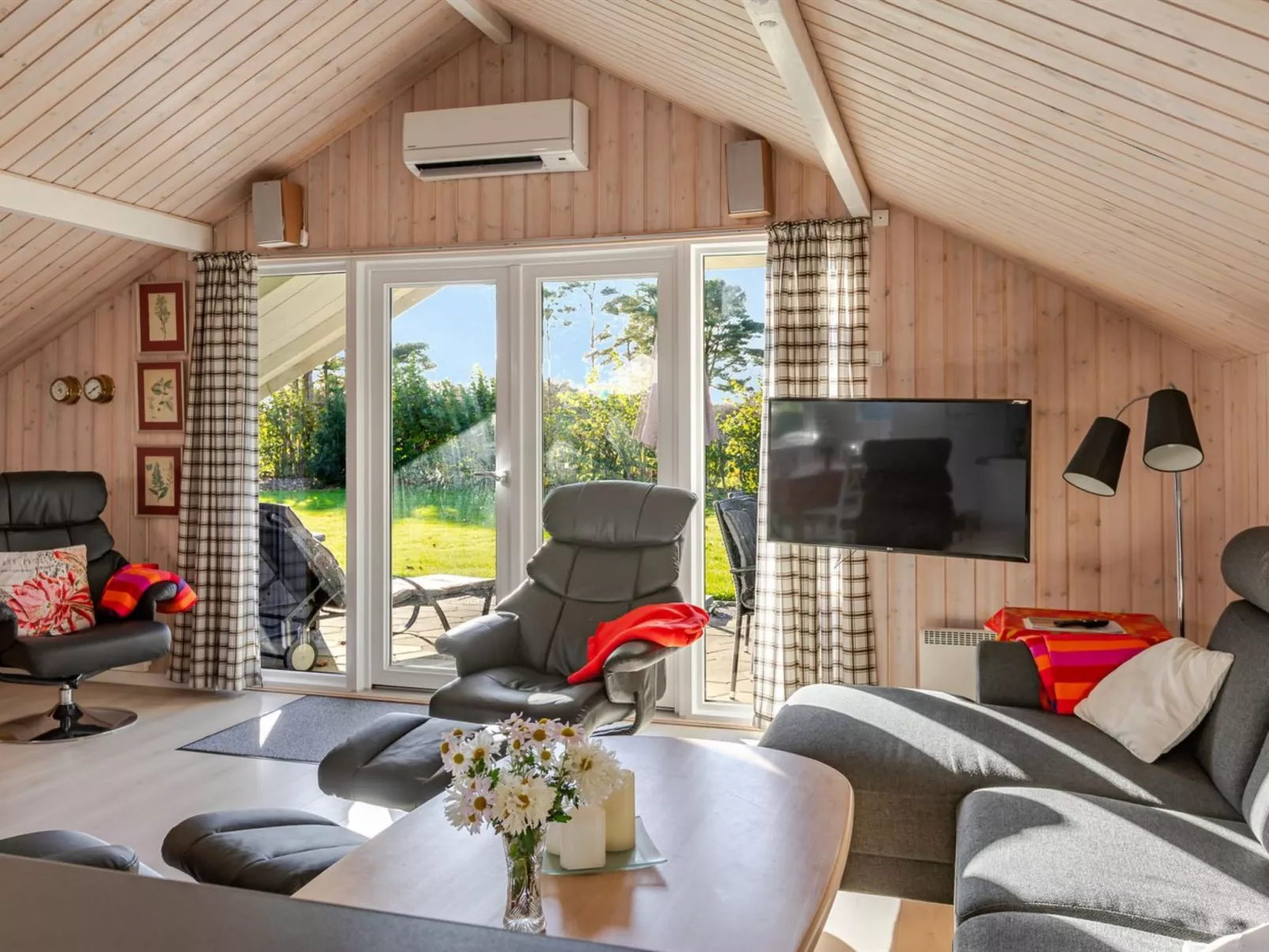 "Gerarda" - 450m from the sea-Binnen