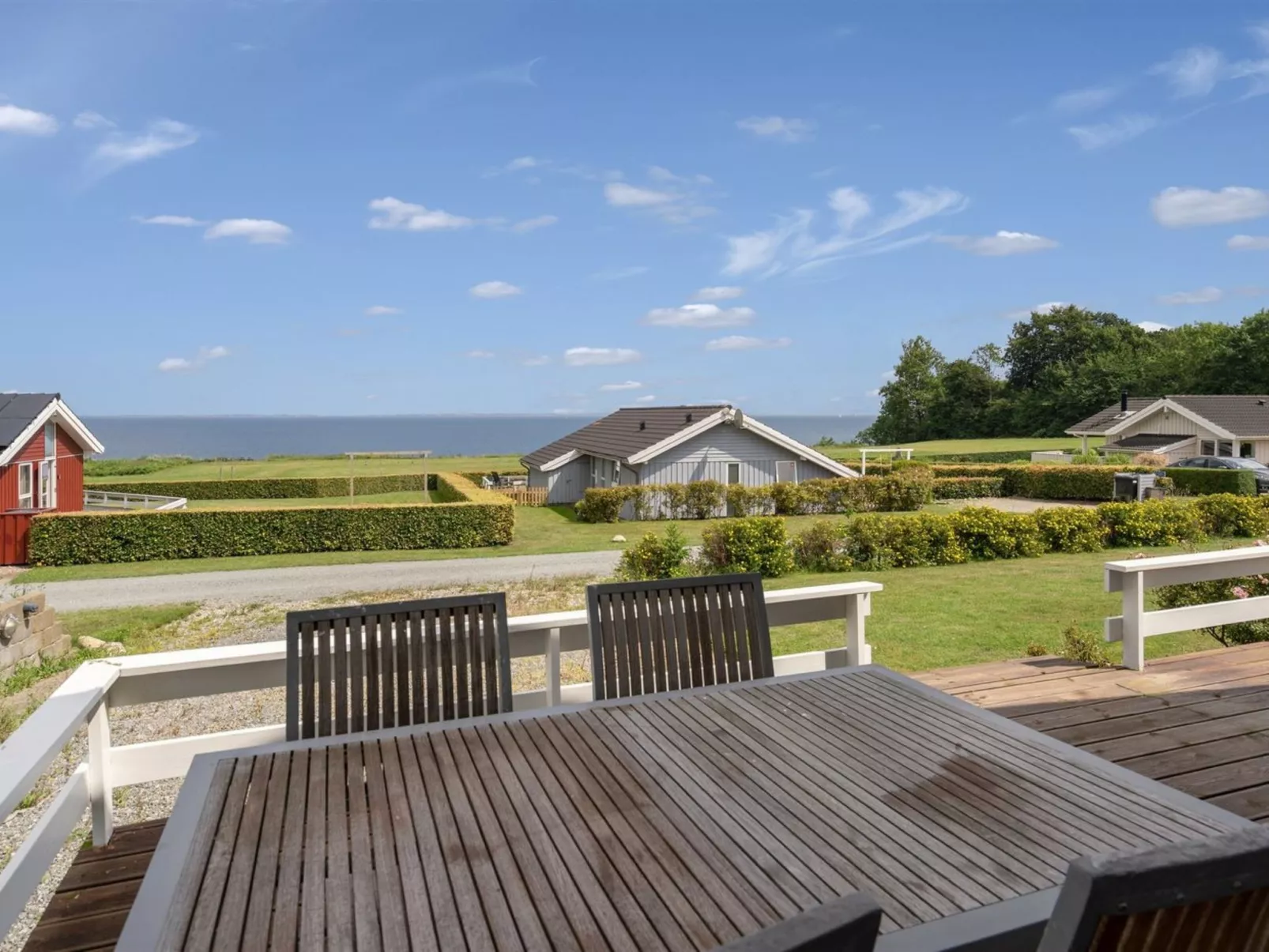 "Finn" - 100m from the sea-Buiten