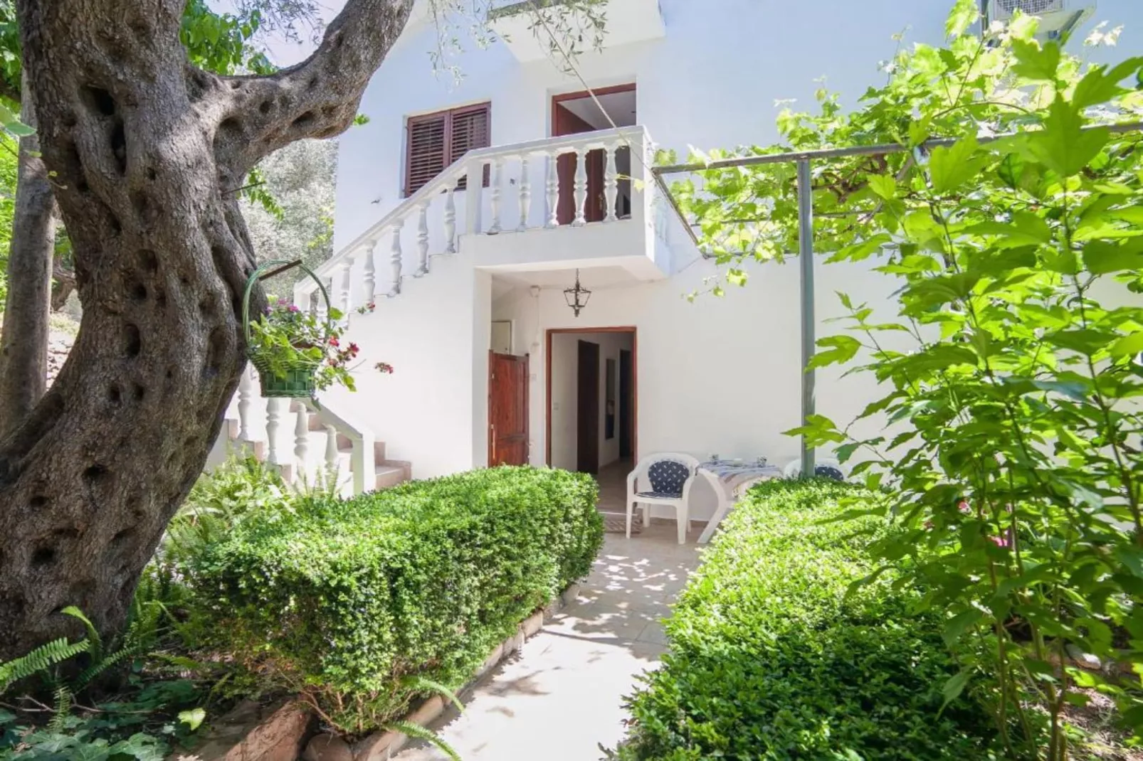 Petrovac Serenity Stay Near the Beach - Standard Double Room 2-Buitenlucht