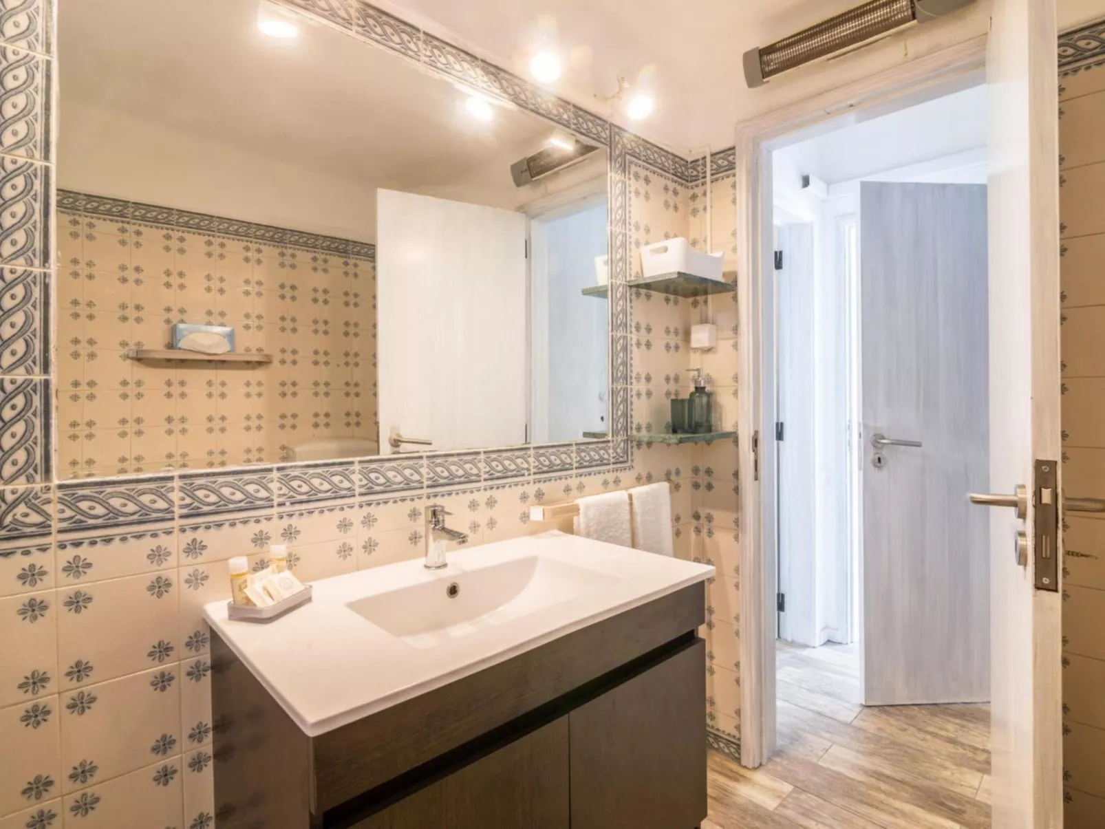 Patrick - Sunny Way-Binnen