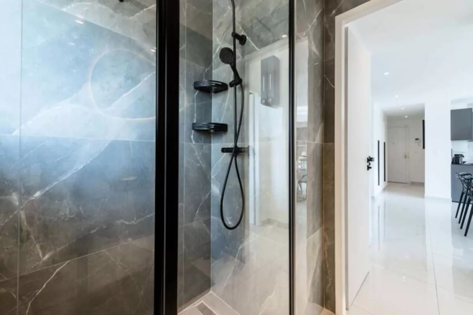 Résidence 2p Traversant, Centre Cannes, Rue D&rsquo;antibes-Niet-getagd