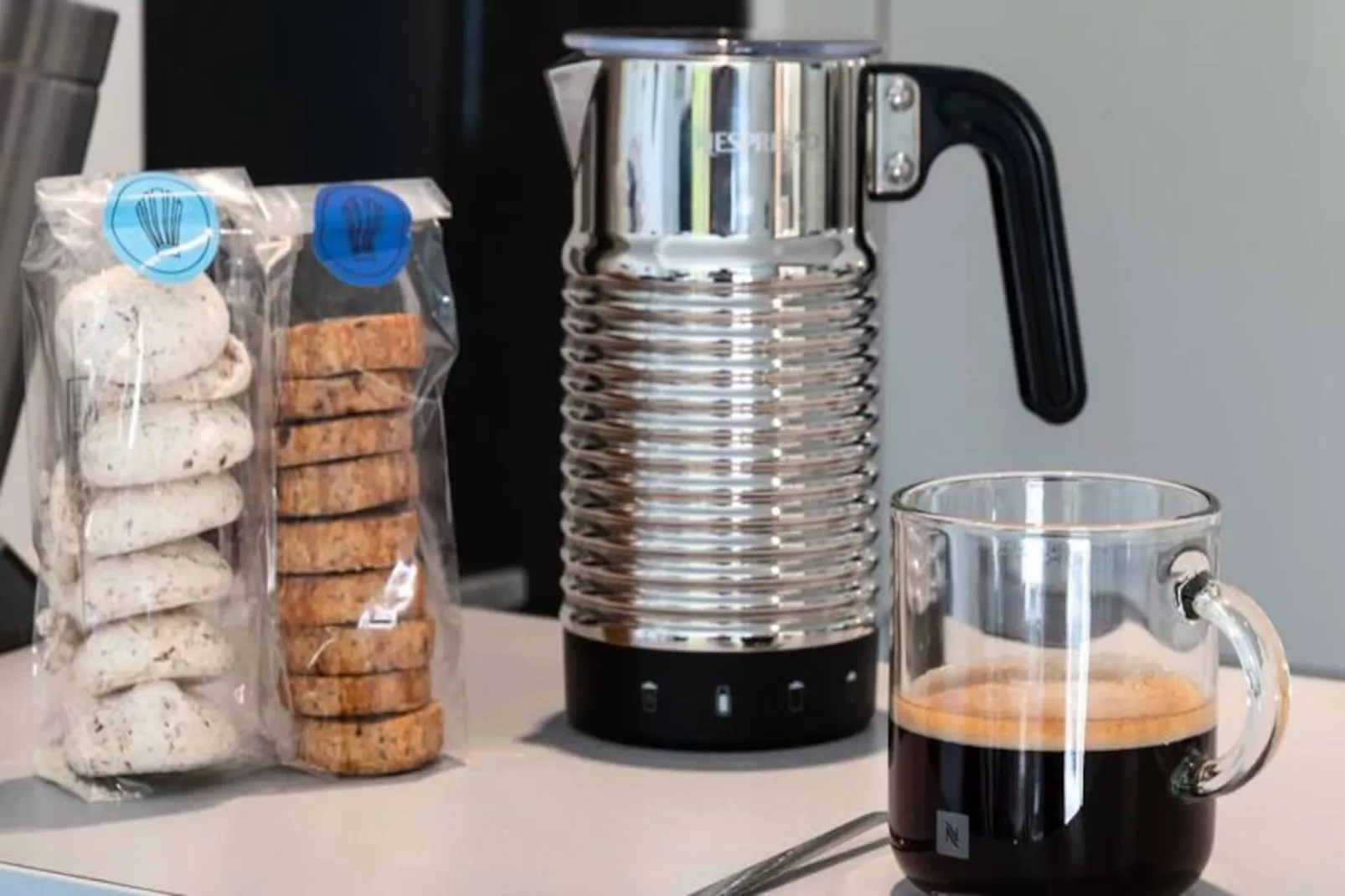 Résidence 2p Rez-de-jardin Avec Piscine – Calme, Parking Privé-Niet-getagd