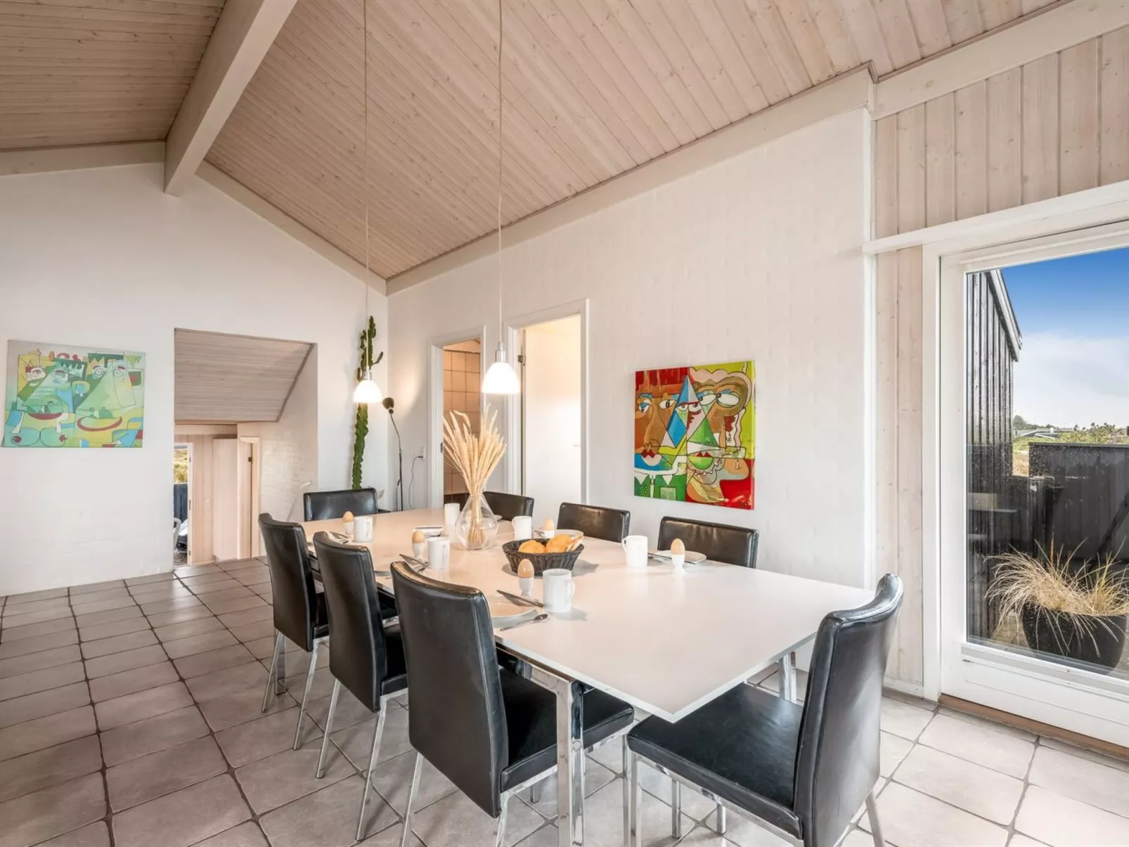 "Temjana" -  from the sea-Binnen