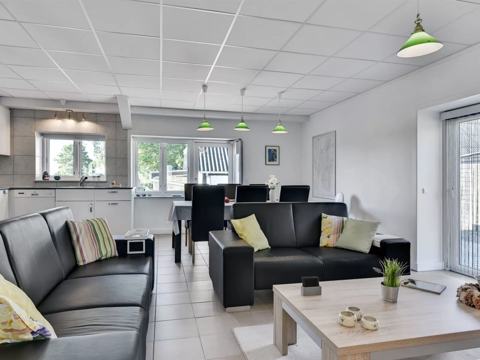 "Haralde" - 2.5km from the sea-Binnen