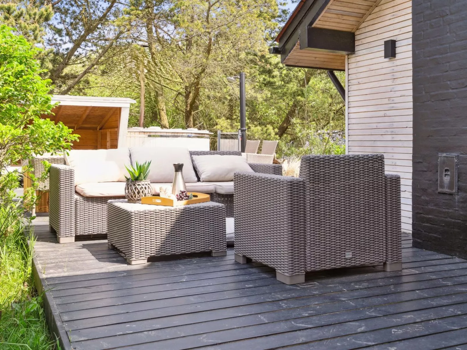 "Julie" - 1.5km from the sea-Buiten