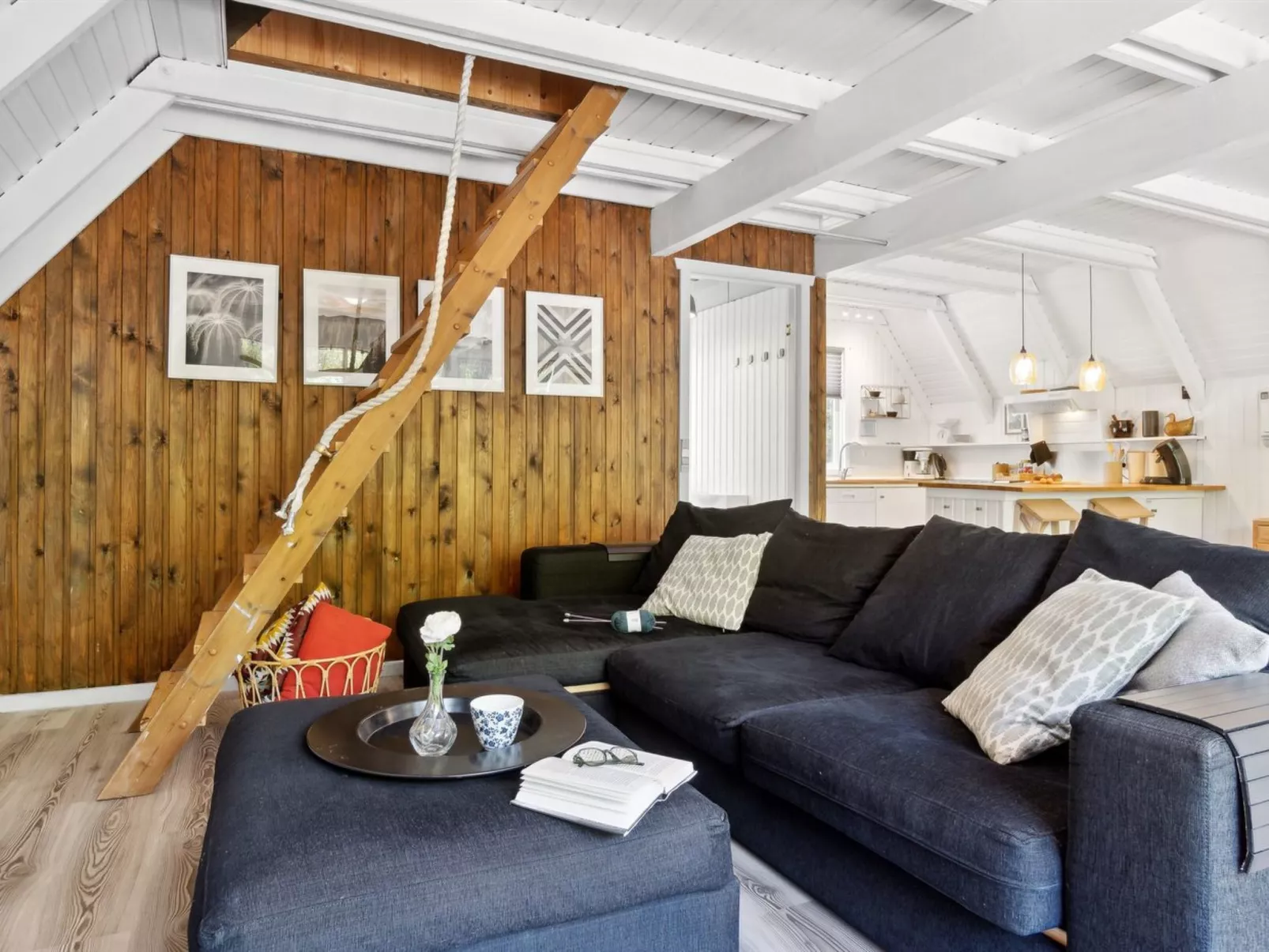 "Jütte" - 2km to the fjord-Binnen