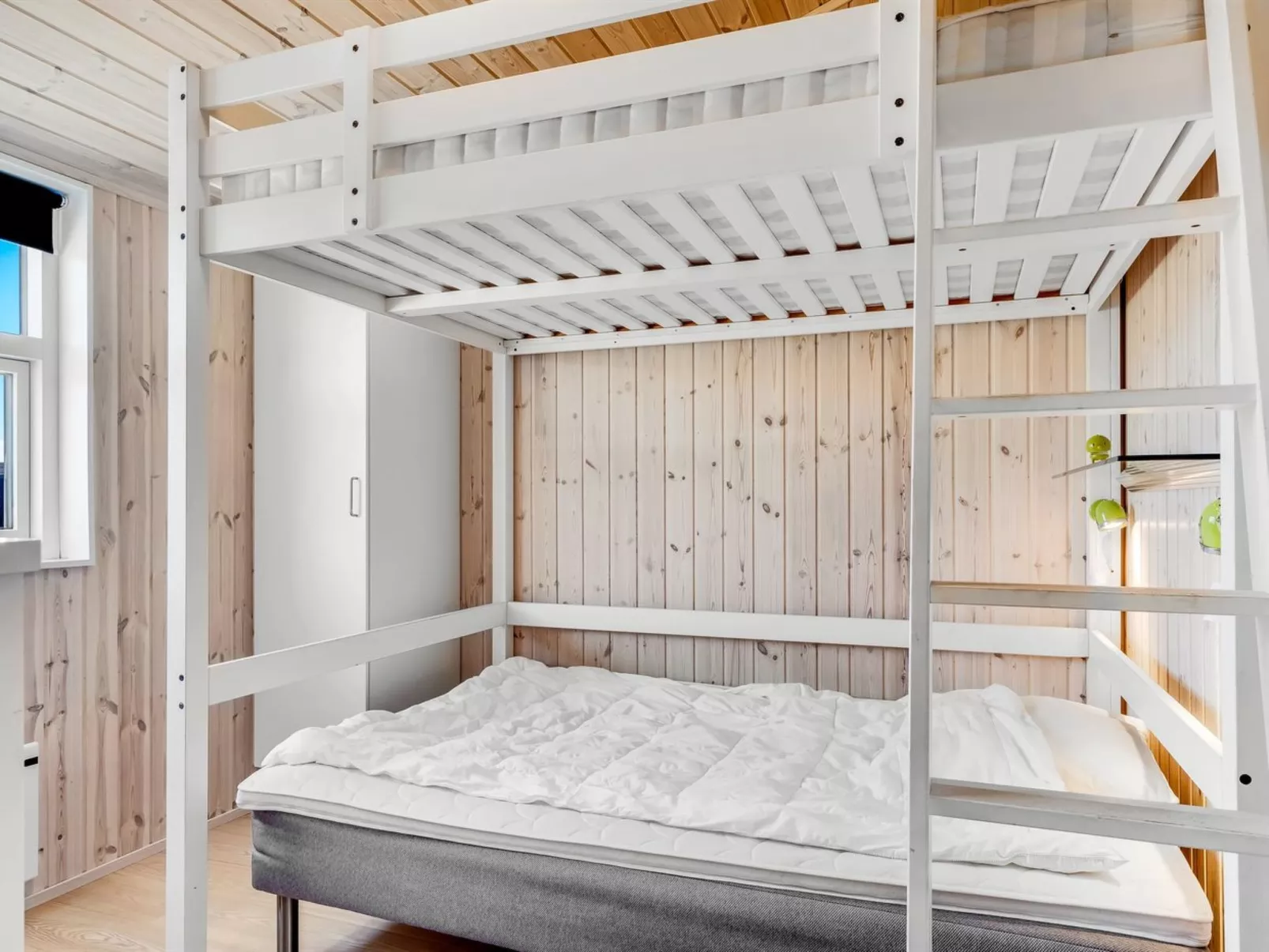 "Ginia" - 150m to the fjord-Binnen