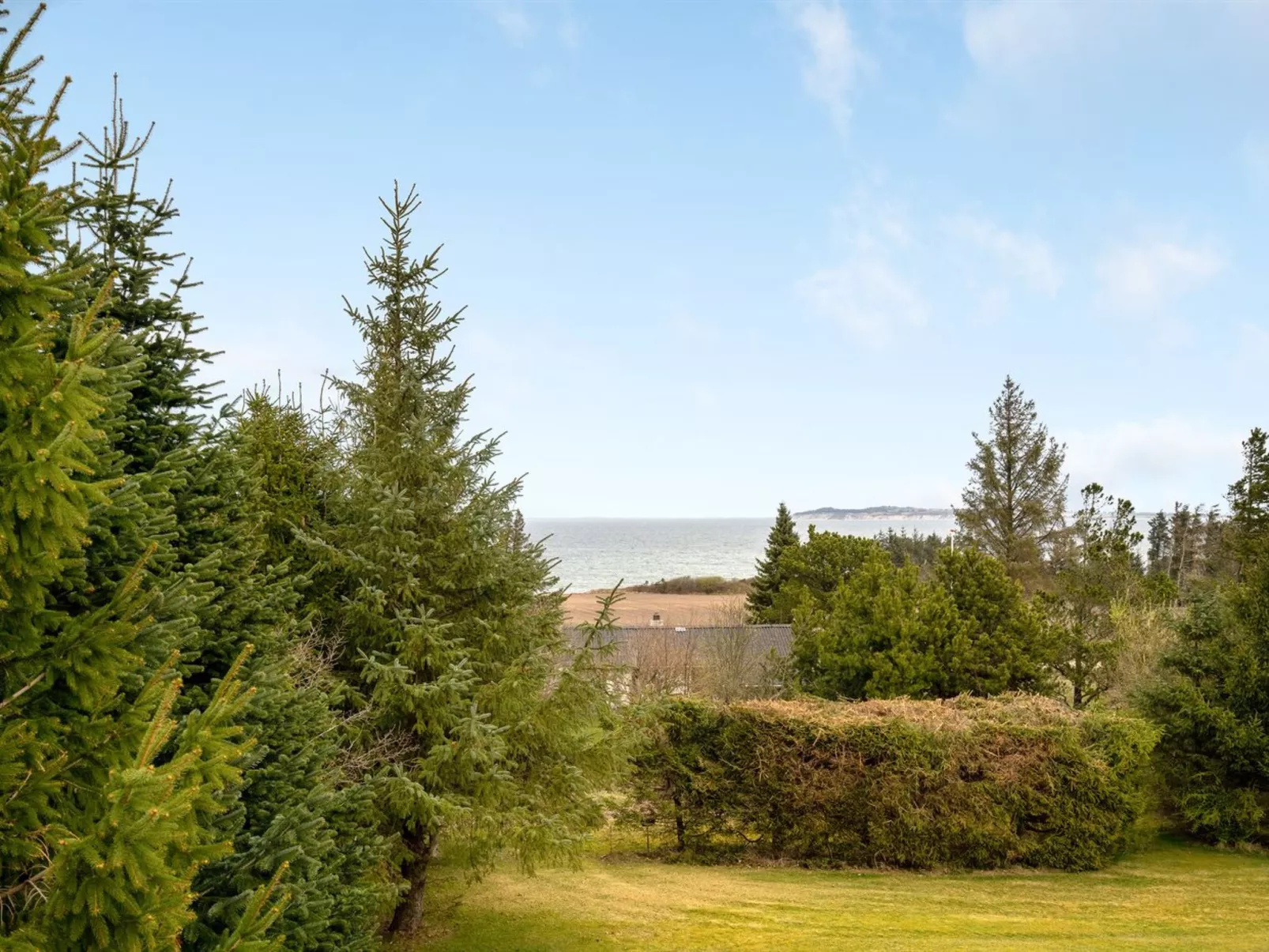 "Brunhild" - 300m to the fjord-Buiten