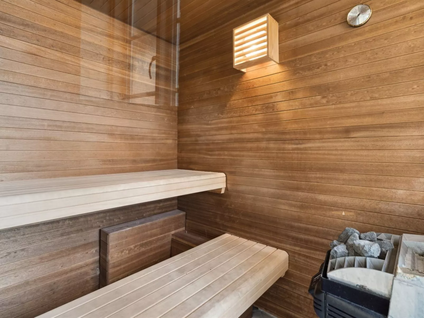 "Joonas" - 100m from the sea-Binnen