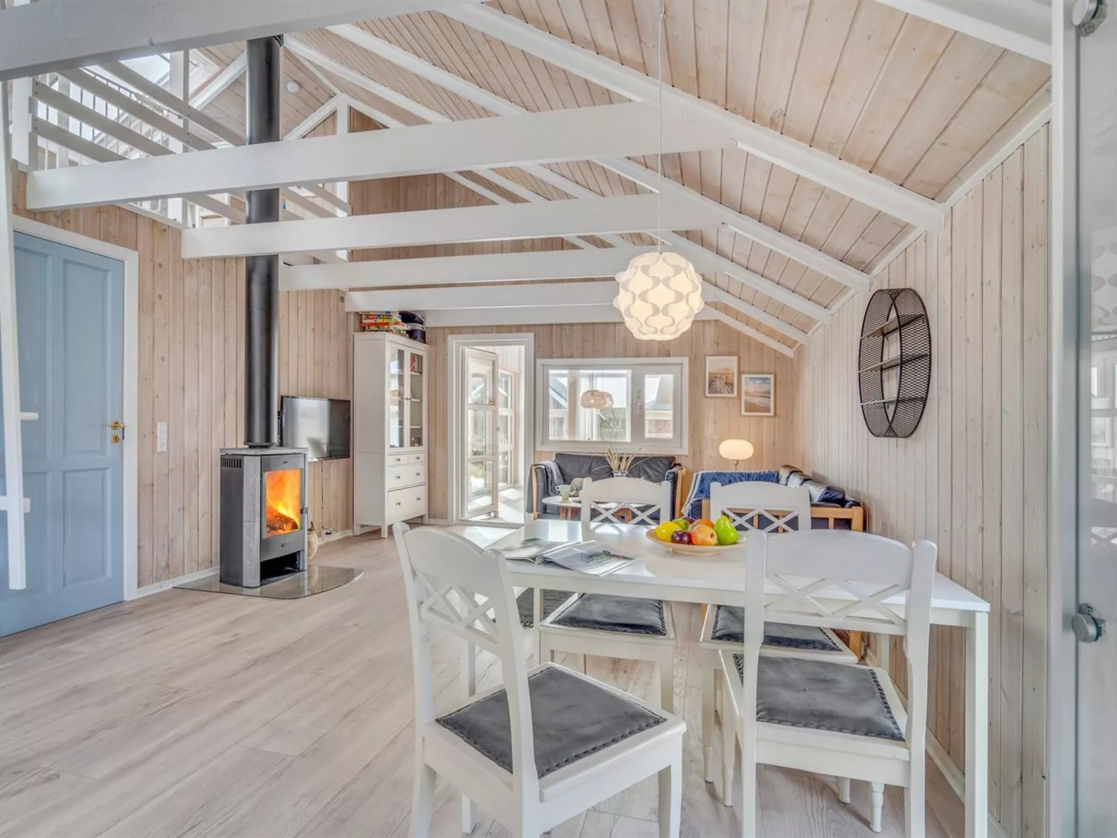 "Gudmundine" - 350m to the fjord-Binnen