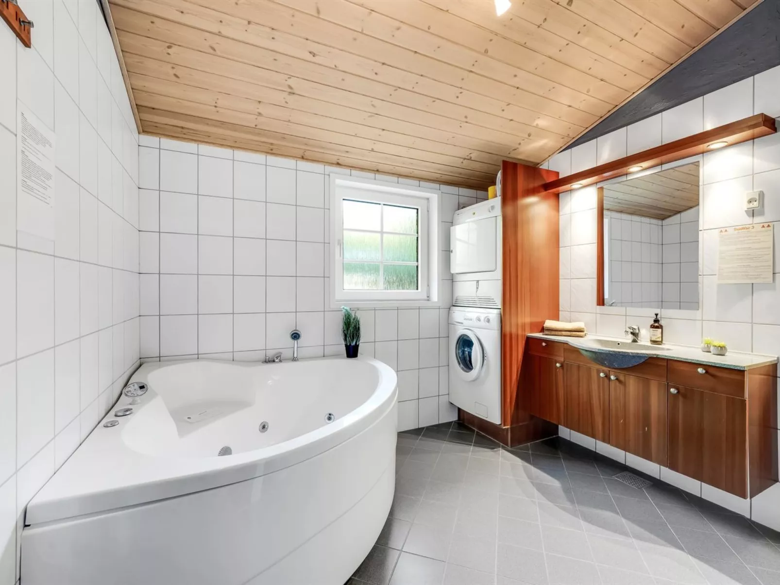 "Jula" - 800m from the sea-Binnen