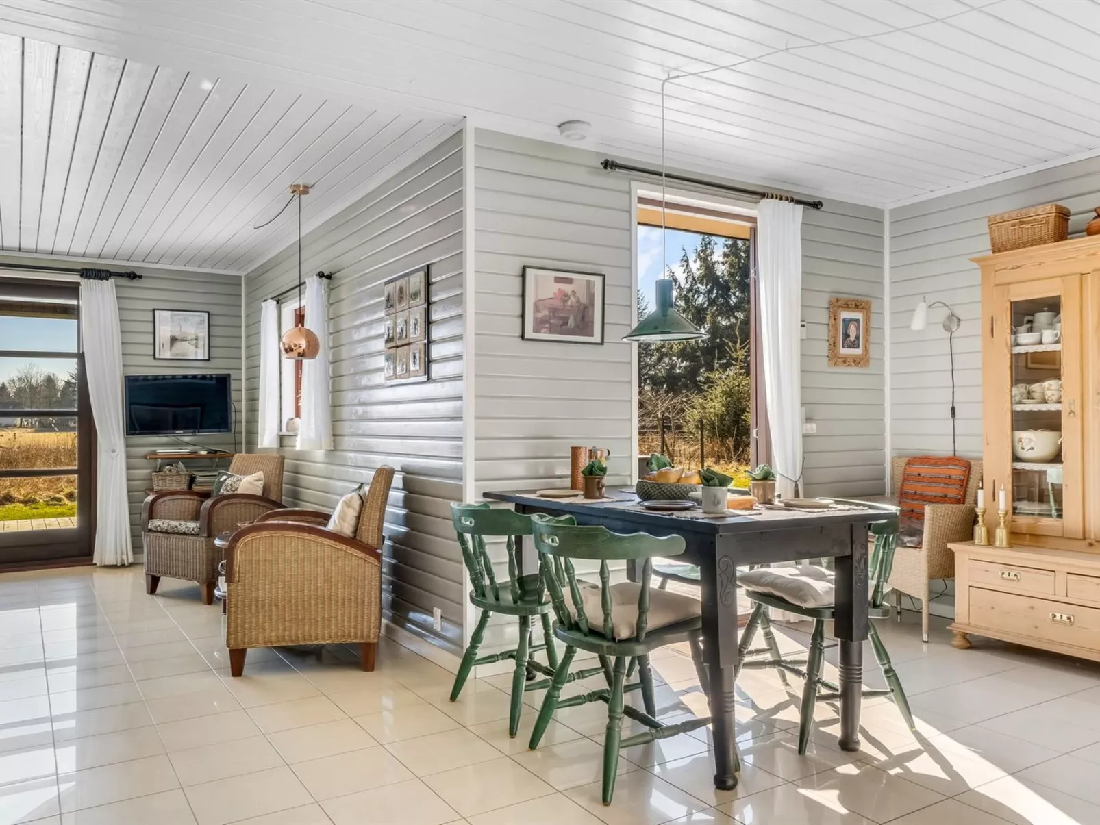 "Marla" - 1.1km from the sea-Binnen