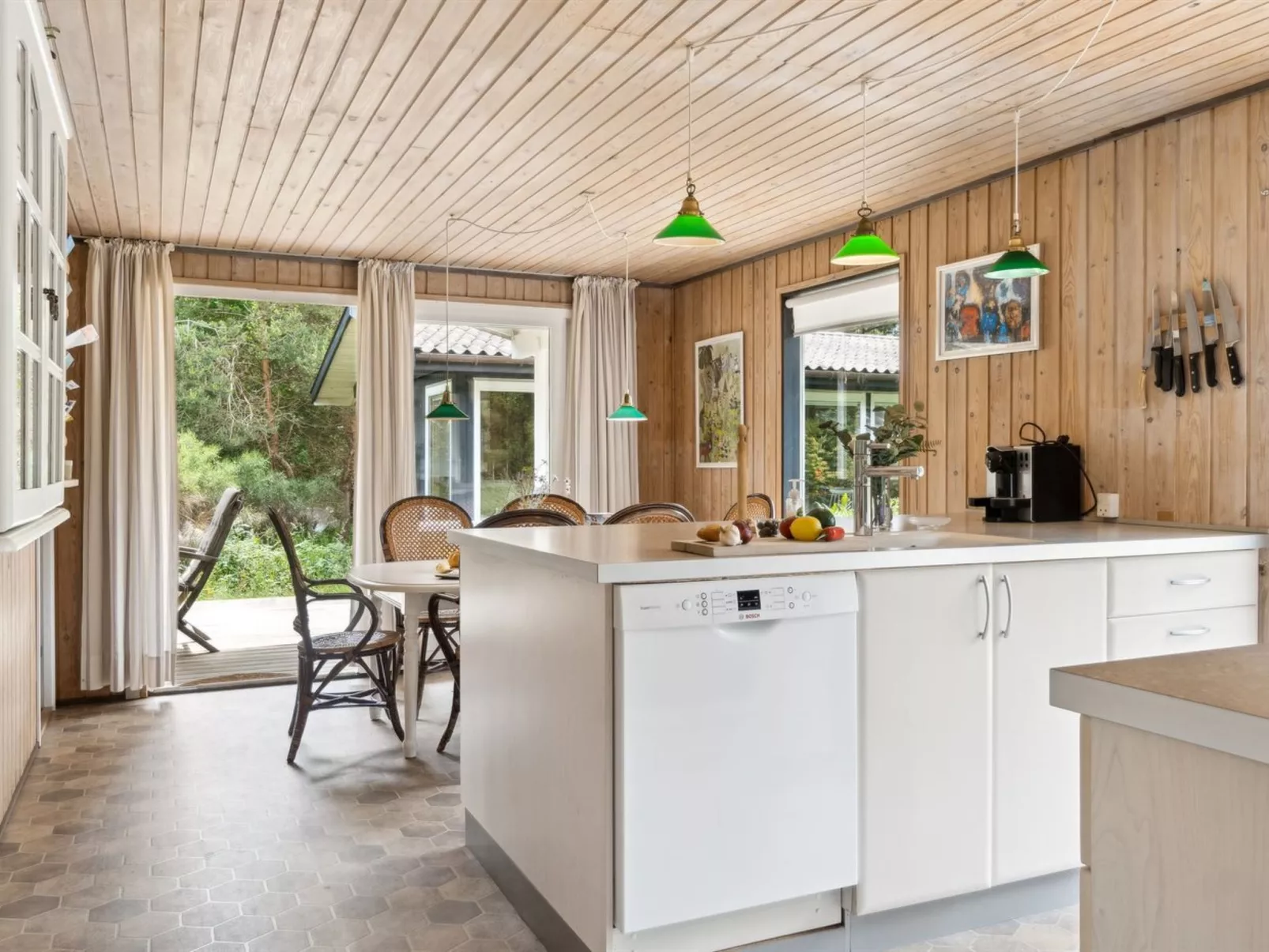 "Mirzə" - 250m from the sea-Binnen