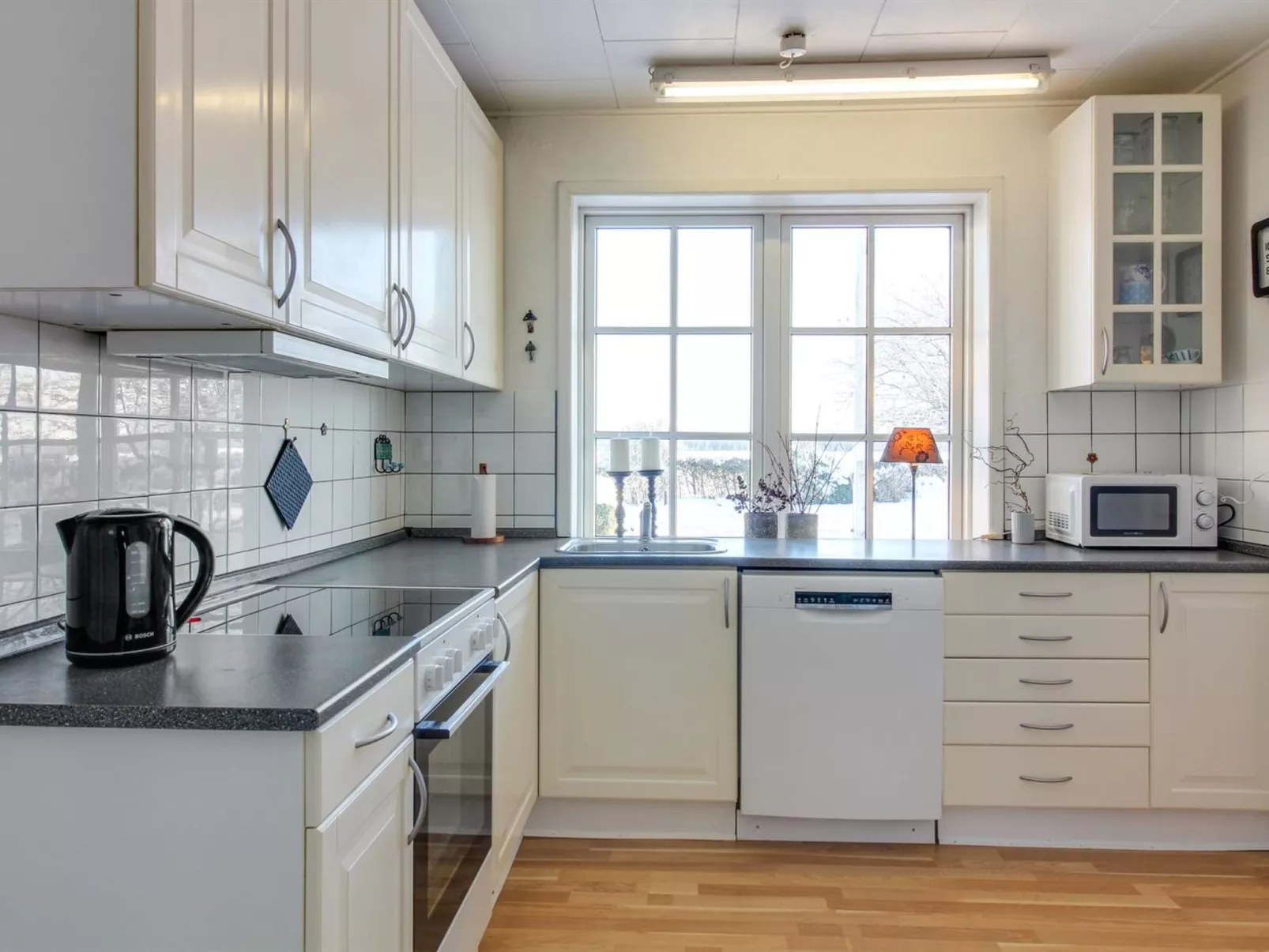 "Fraþulf" - 6km from the sea-Binnen