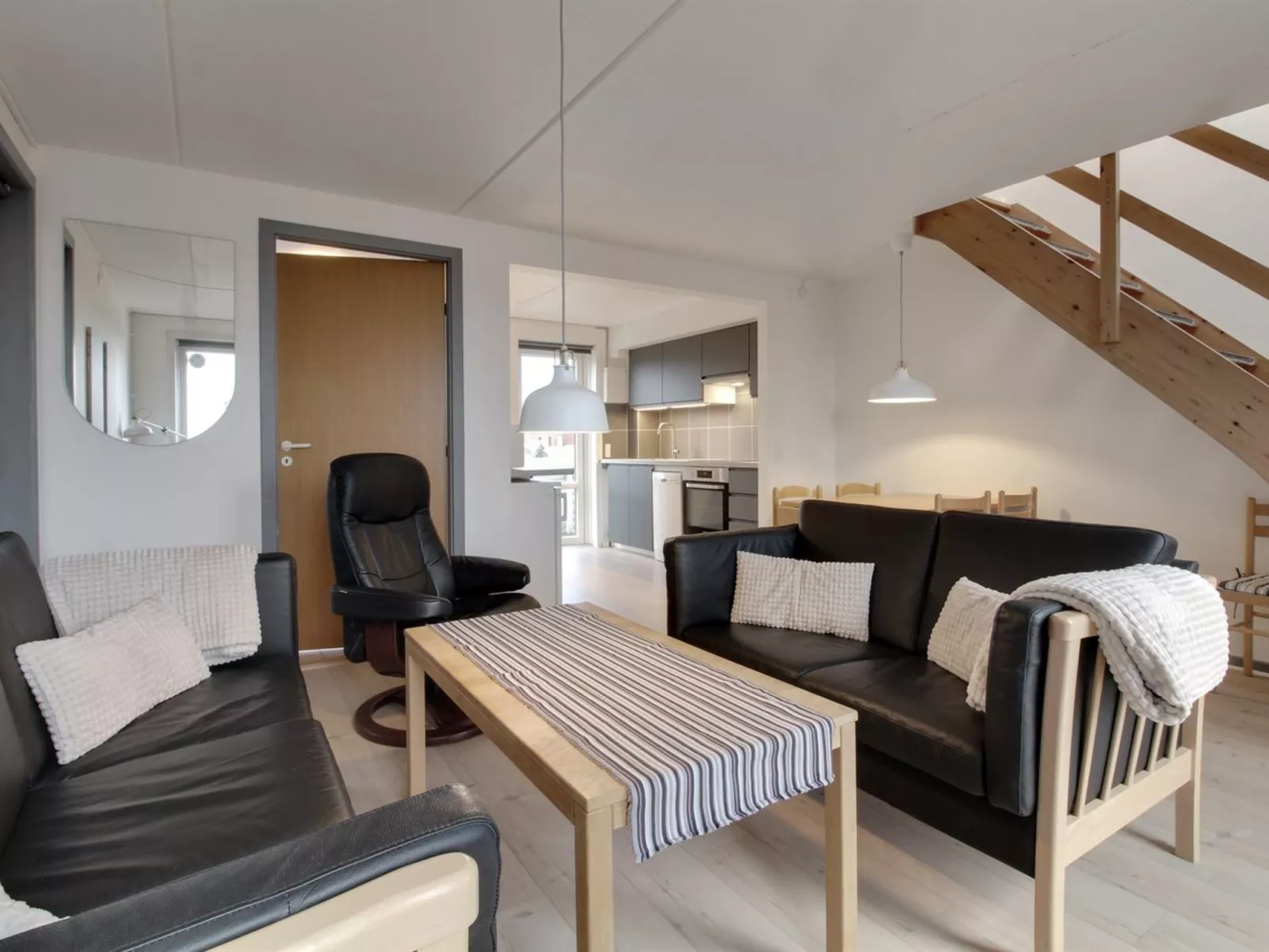 "Terje" - 2.3km from the sea-Binnen