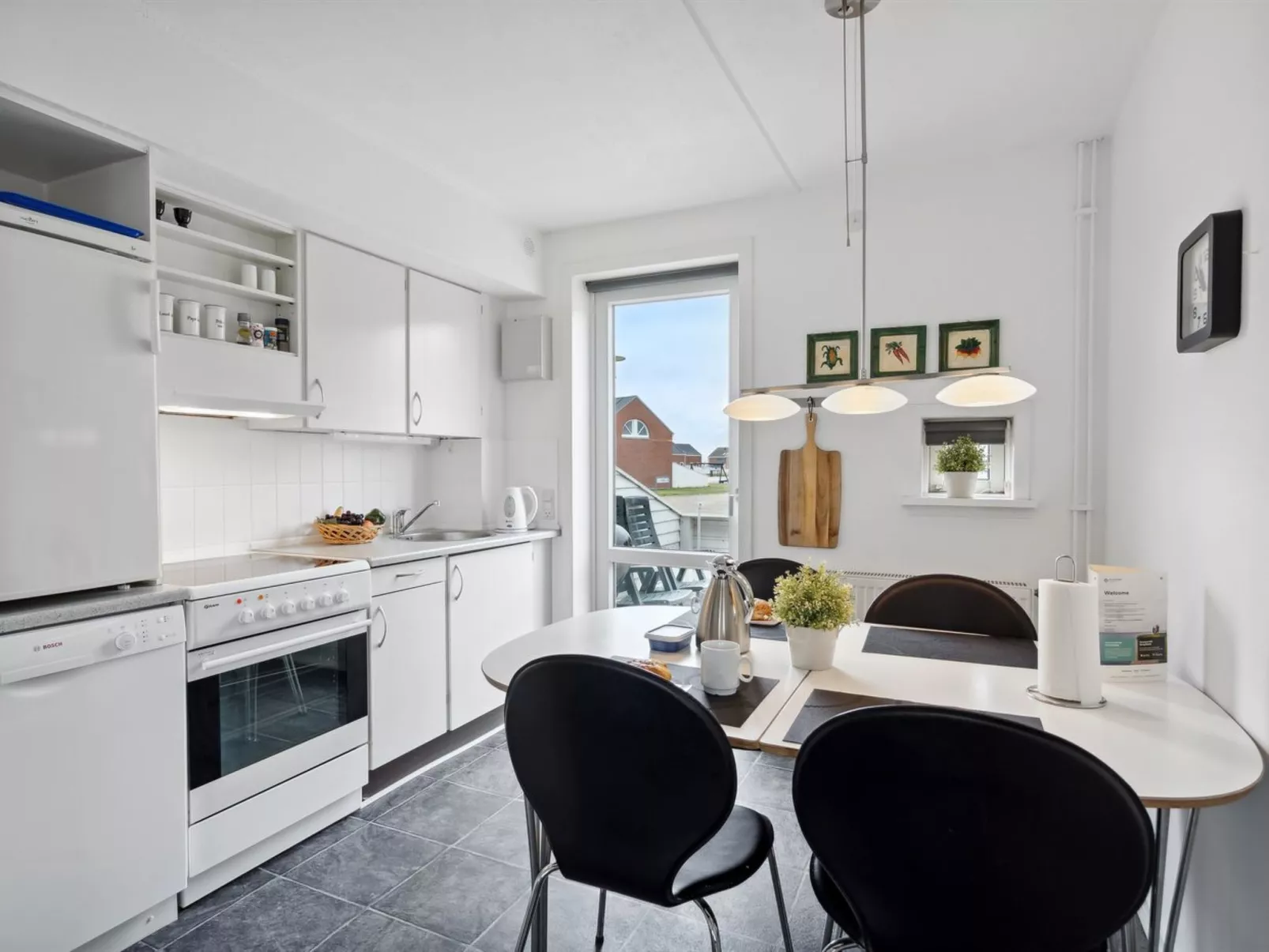 "Aldora" - 2.3km from the sea-Binnen