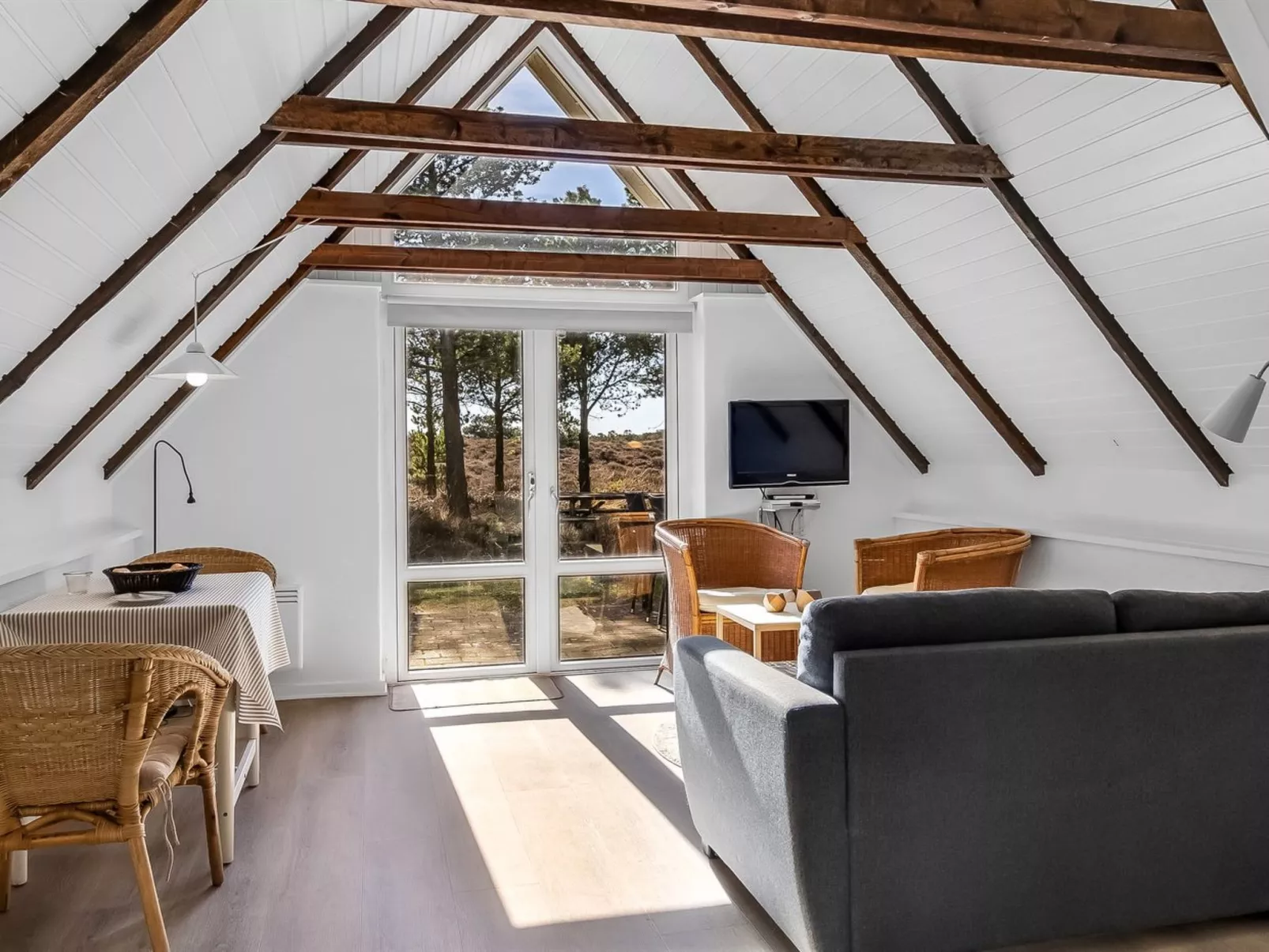 "Ilona" - 2km from the sea-Binnen