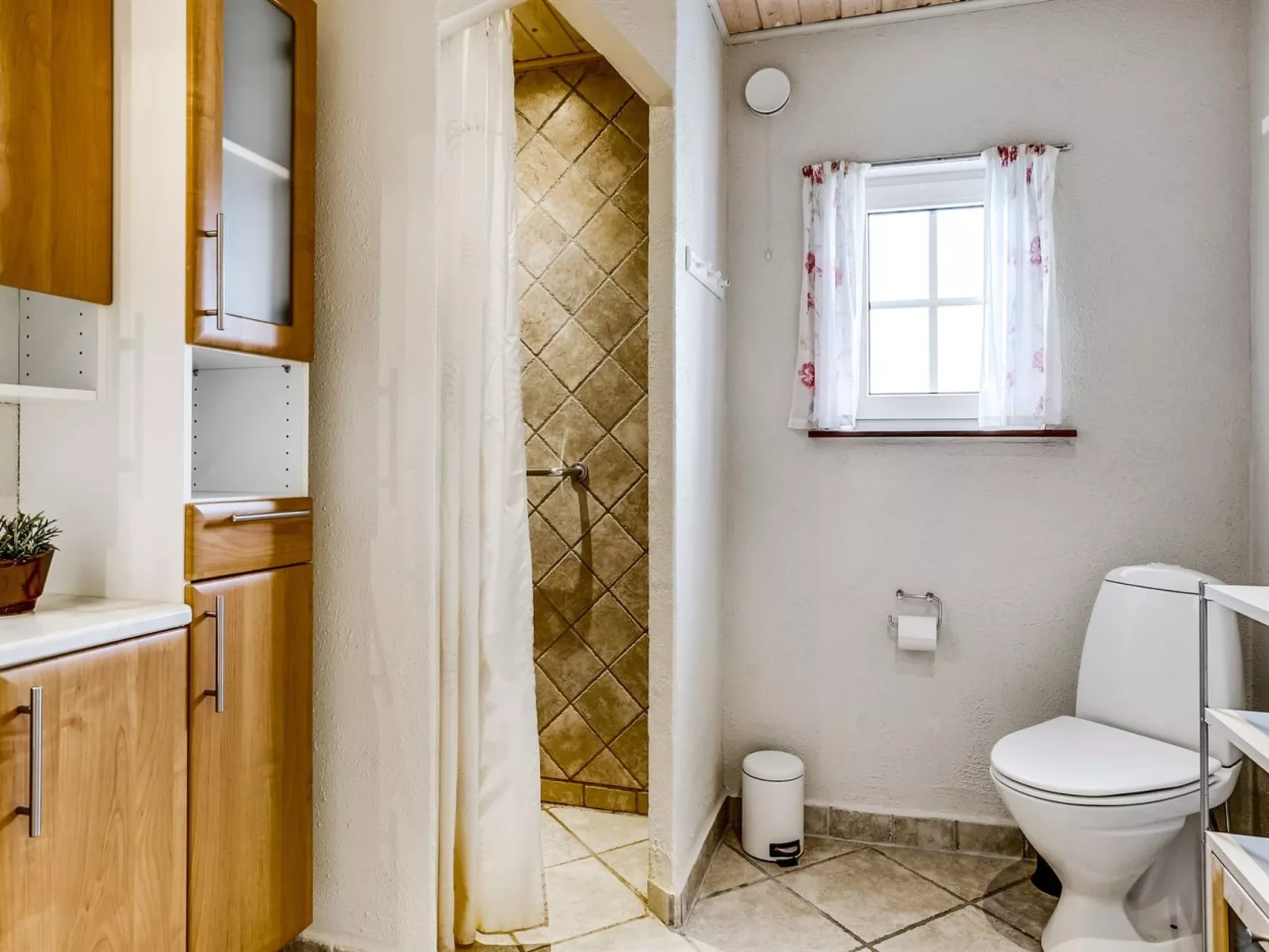 "Adelina" - 500m from the sea-Binnen