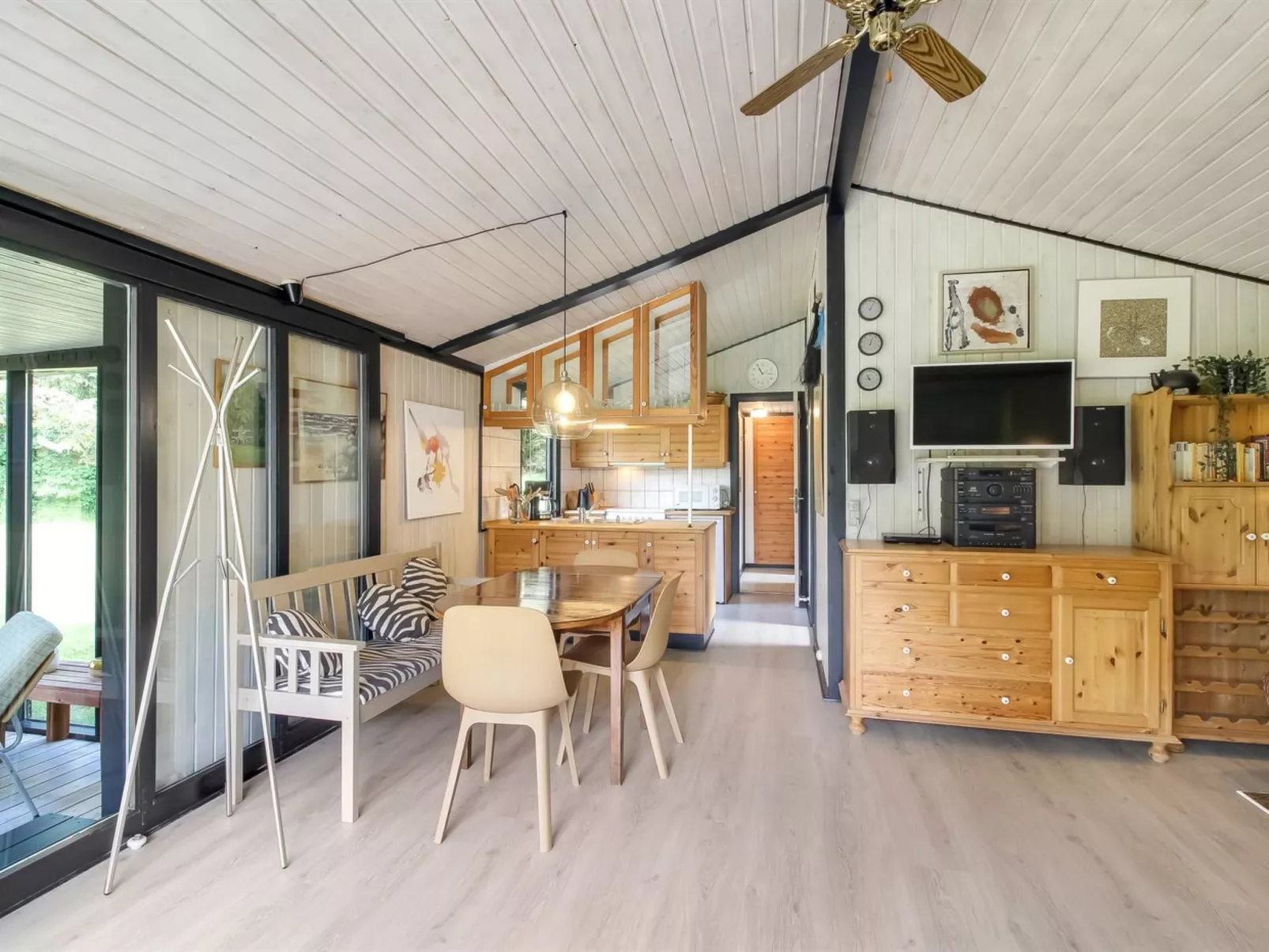 "Biergh" - 600m from the sea-Binnen