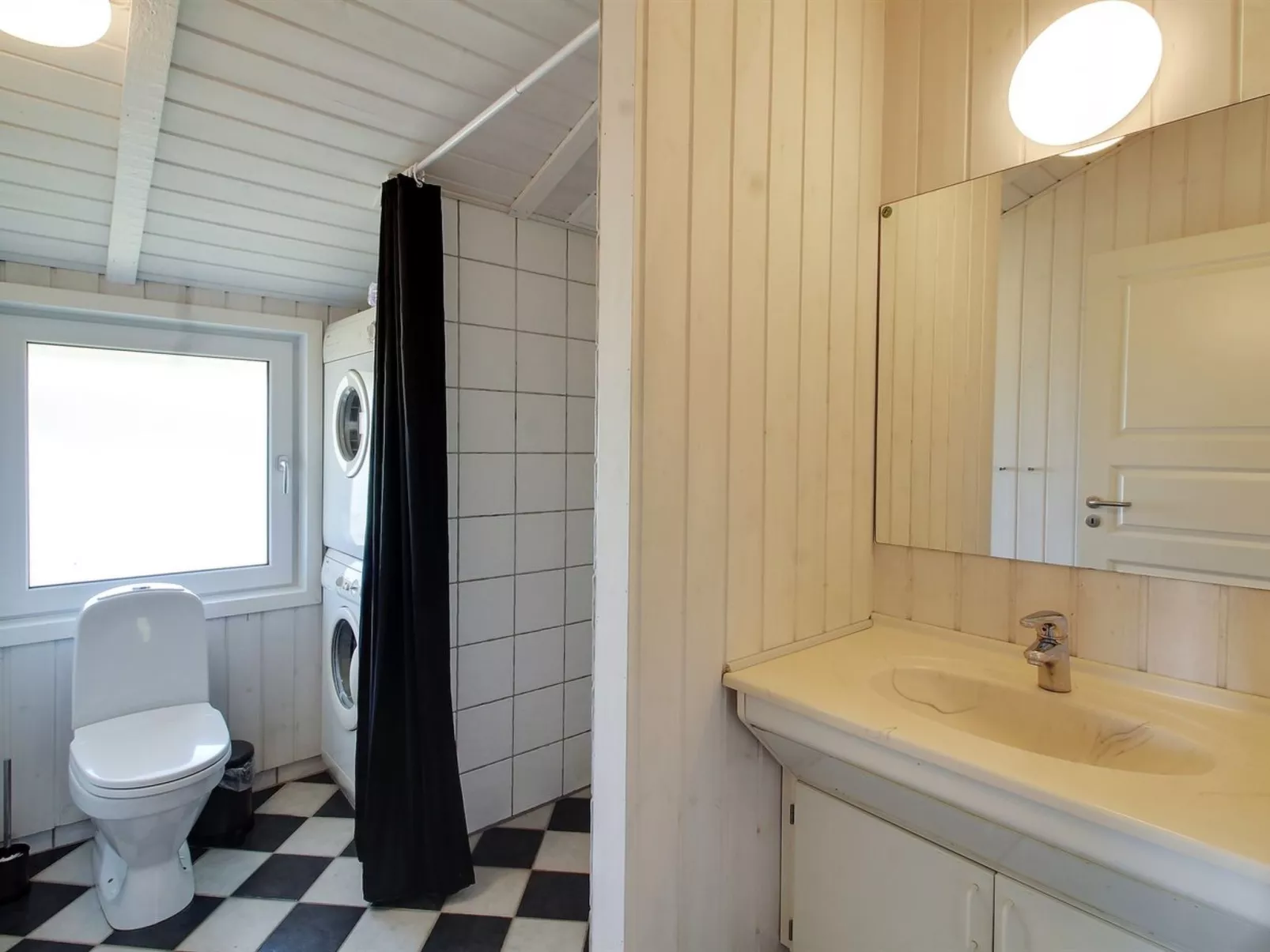 "Sirka" - 200m from the sea-Binnen