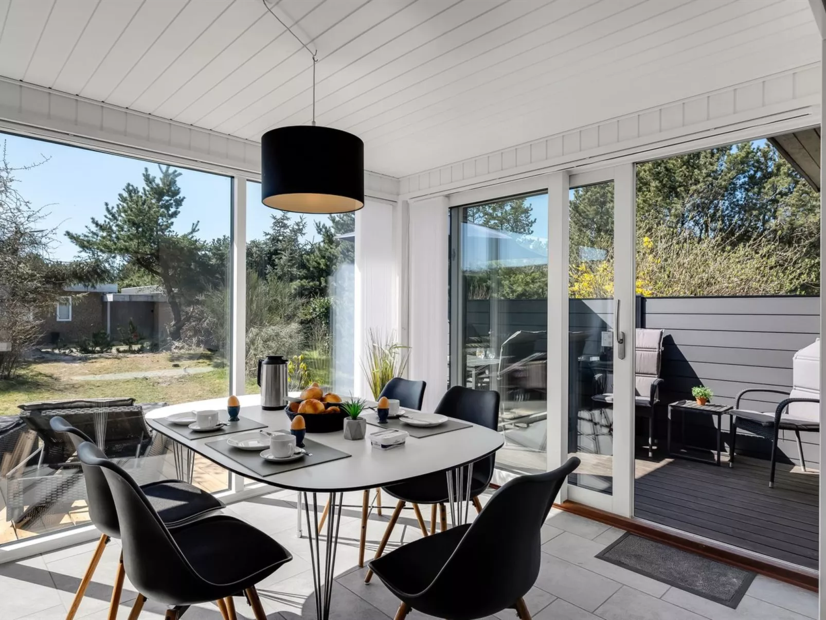 "Clemence" - 900m from the sea-Binnen