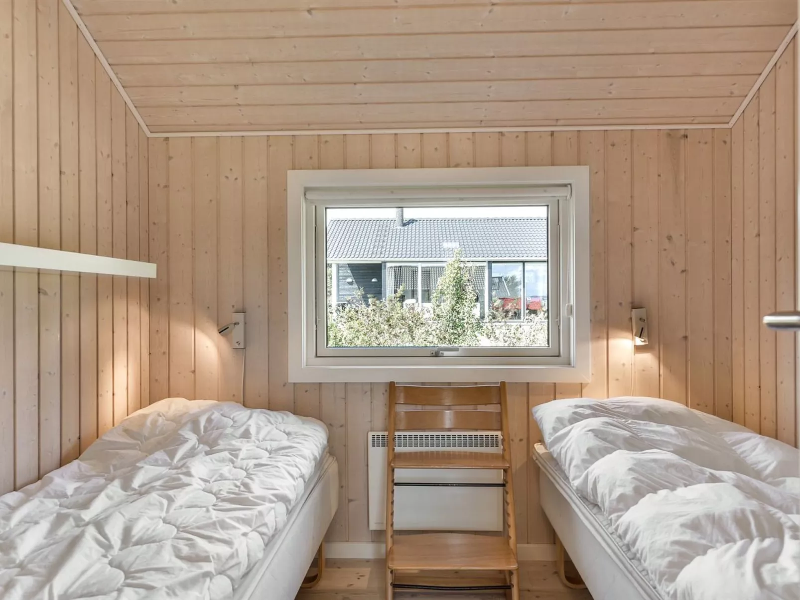 "Rathi" - 250m from the sea-Binnen