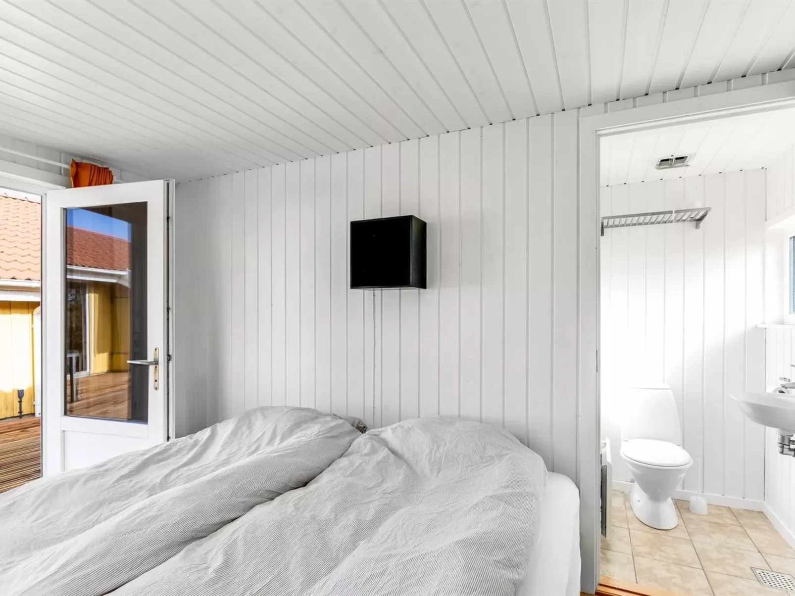 "Antto" - 900m from the sea-Binnen