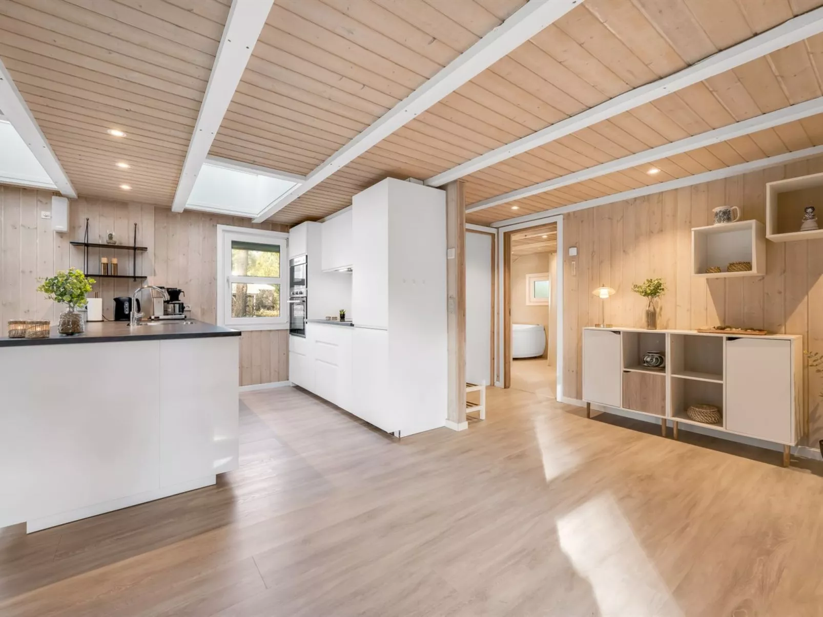 "Yuma" - 1km from the sea-Binnen