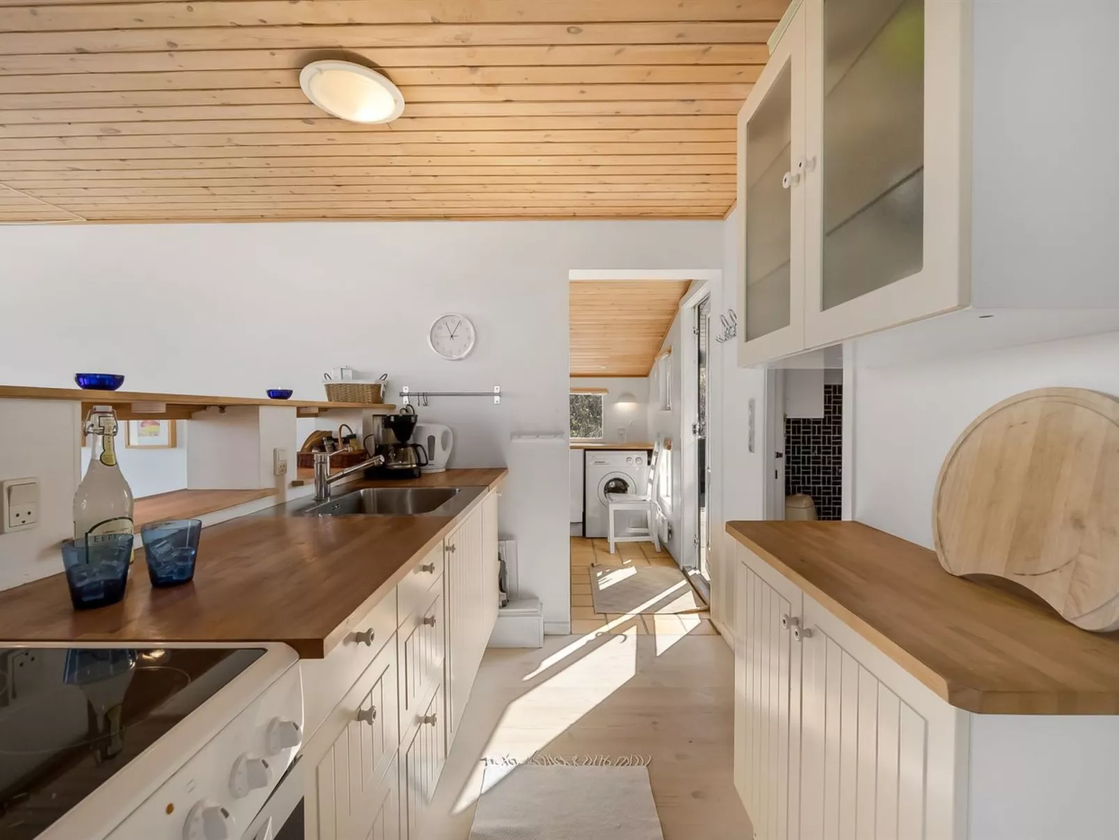 "Vina" - 200m to the fjord-Binnen