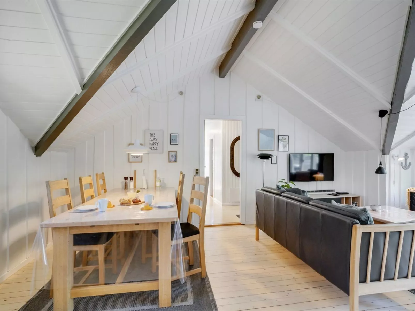 "Hjalmara" - 900m from the sea-Binnen