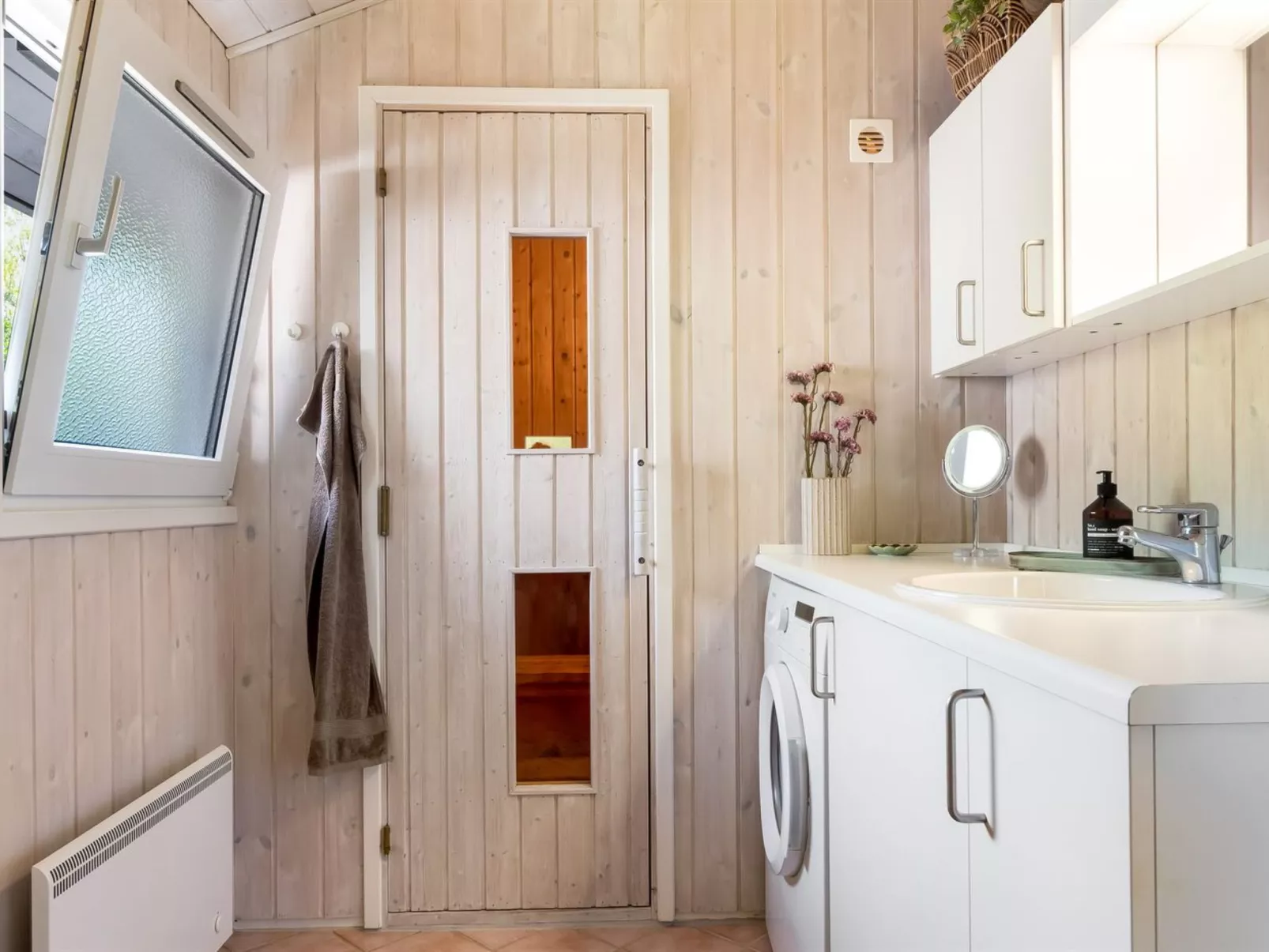 "Vilmar" - 1.2km from the sea-Binnen