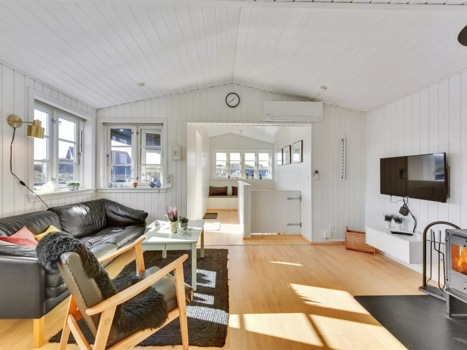 "Ayu" - 100m from the sea-Binnen